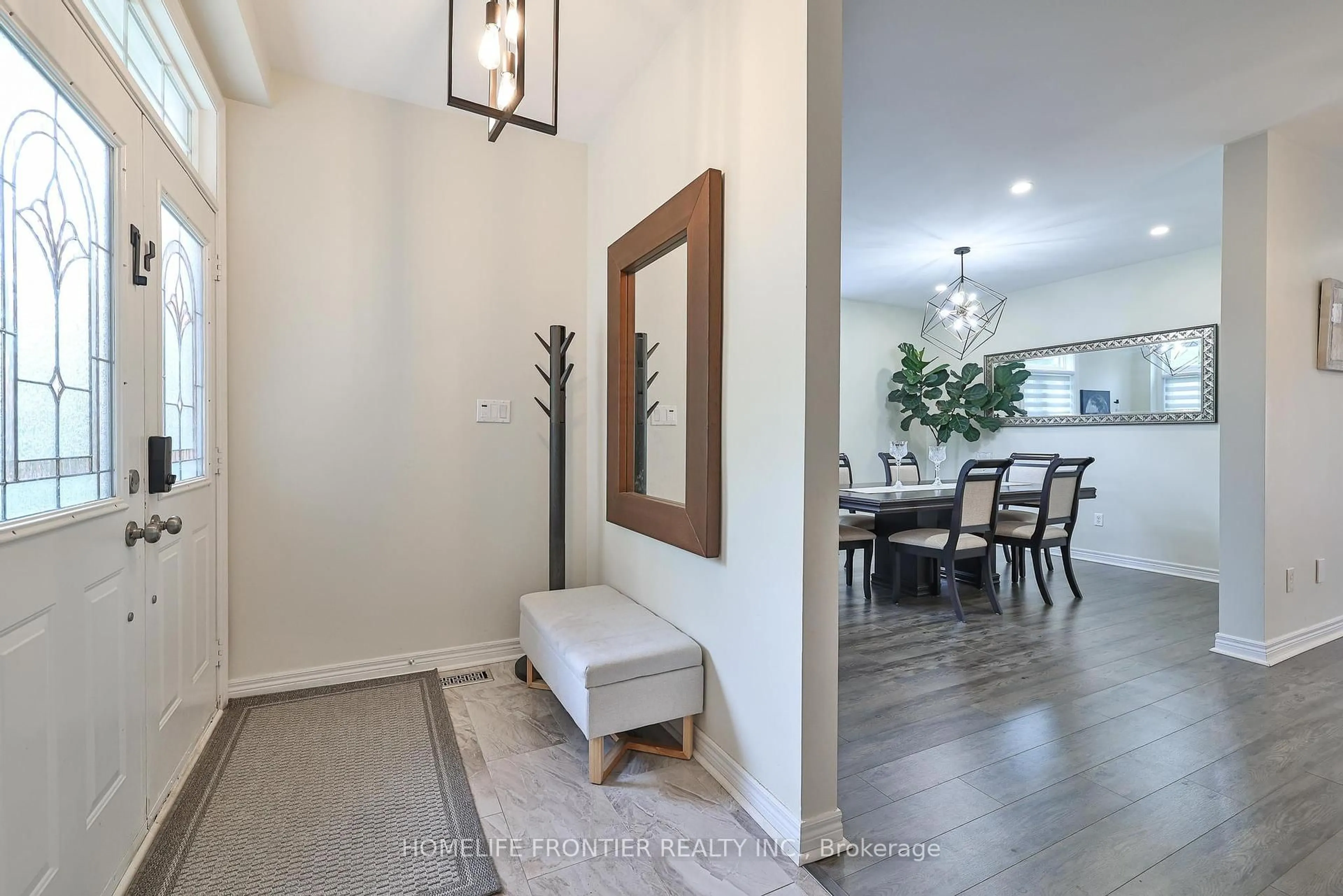 Indoor entryway for 6 Raintree Cres, Richmond Hill Ontario L4E 3T5
