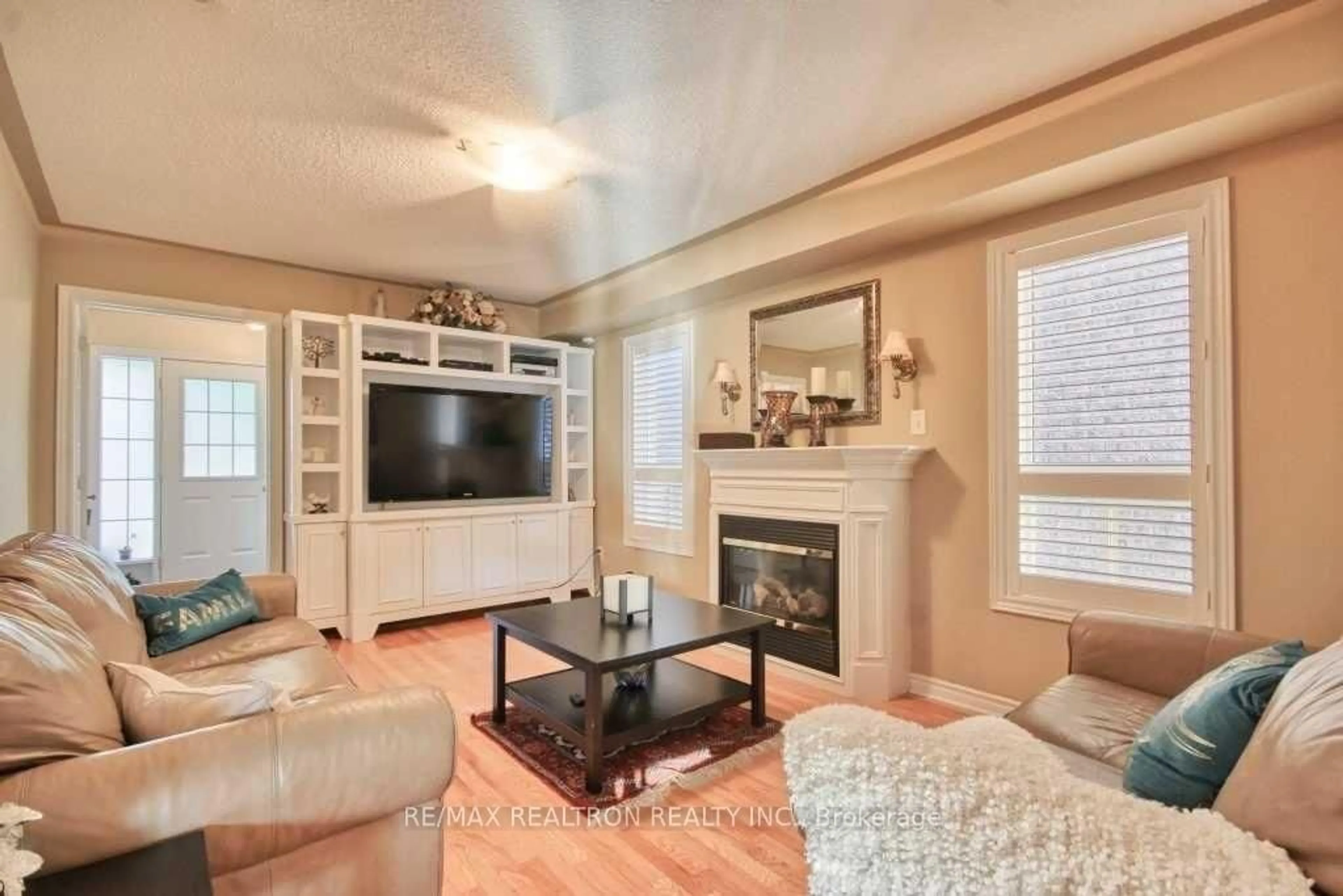 Living room with furniture, unknown for 59 Goyo Gate, Vaughan Ontario L6A 3T4