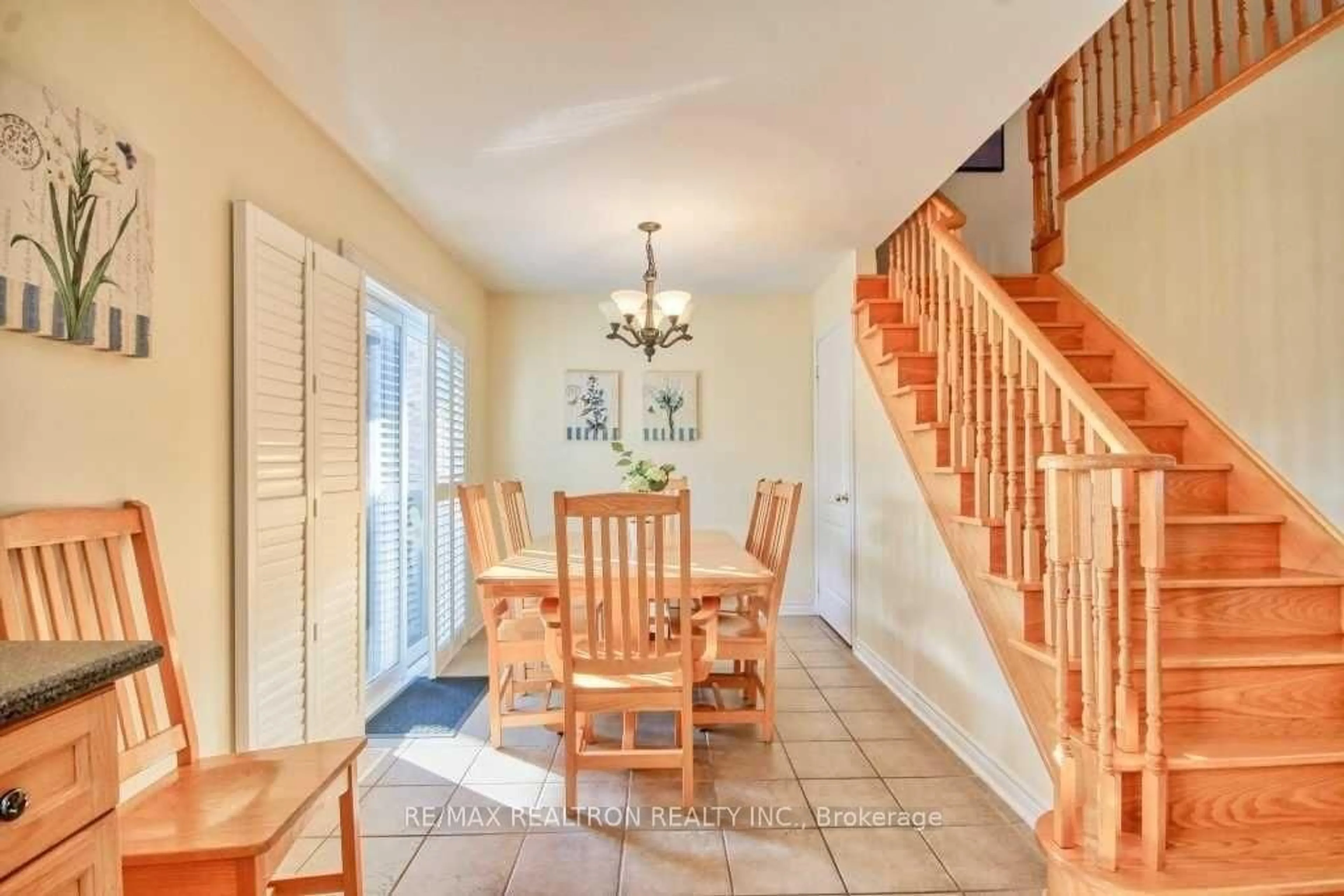Dining room, ceramic/tile floor for 59 Goyo Gate, Vaughan Ontario L6A 3T4