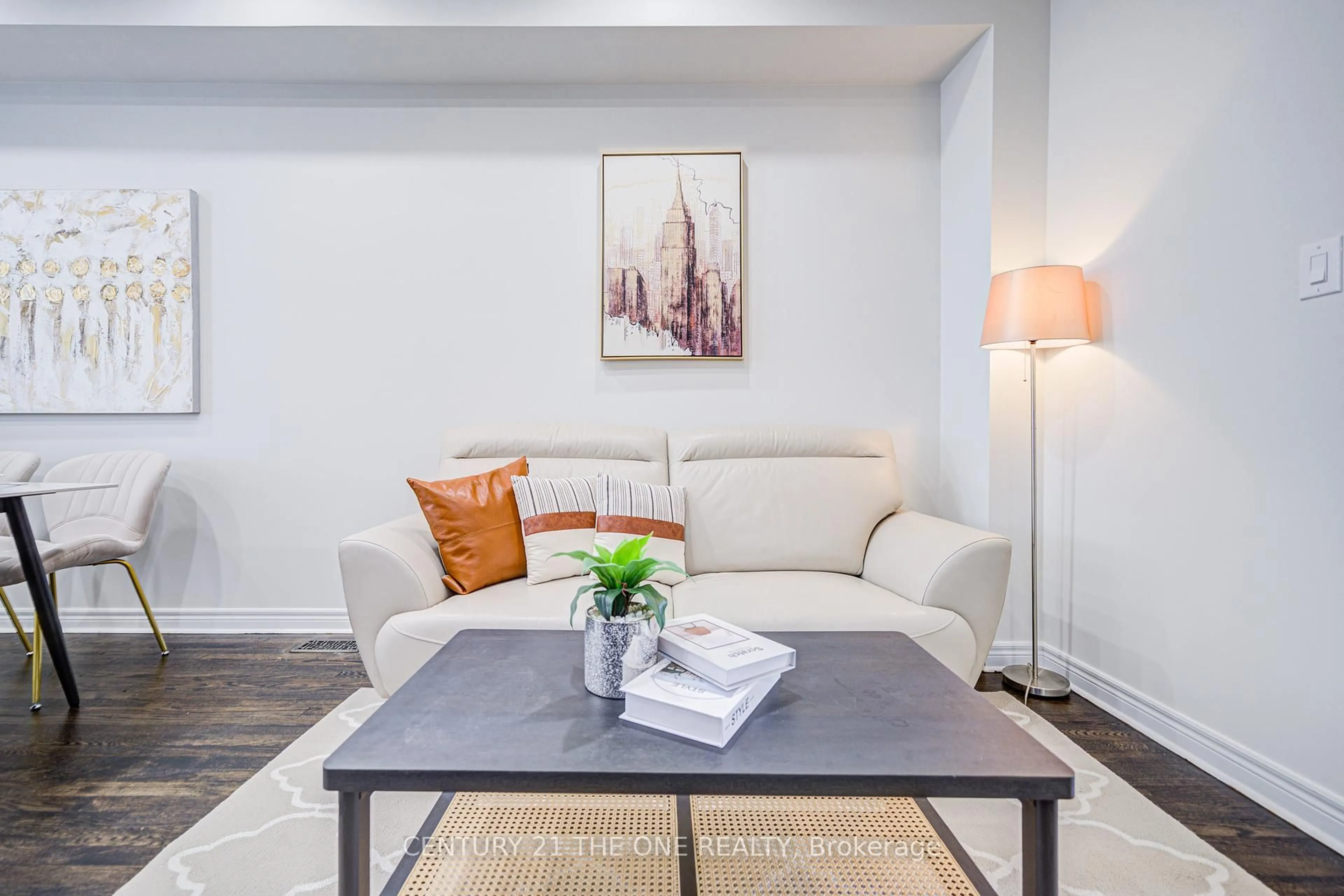 Living room with furniture, unknown for 143 Collin Crt, Richmond Hill Ontario L4E 0X8