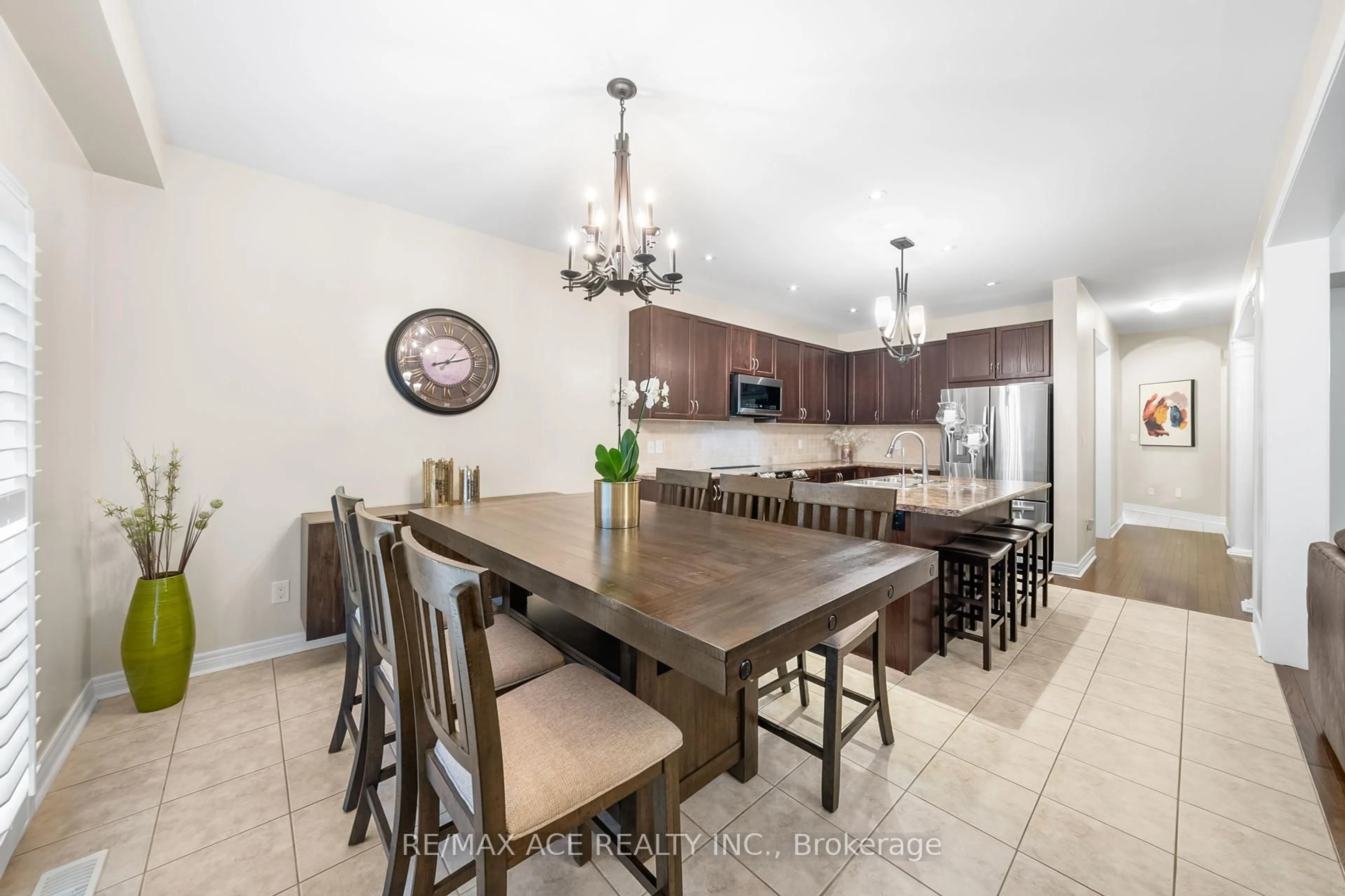 Open concept kitchen, ceramic/tile floor for 224 Frederick Curran Lane, Newmarket Ontario L3X 0B9