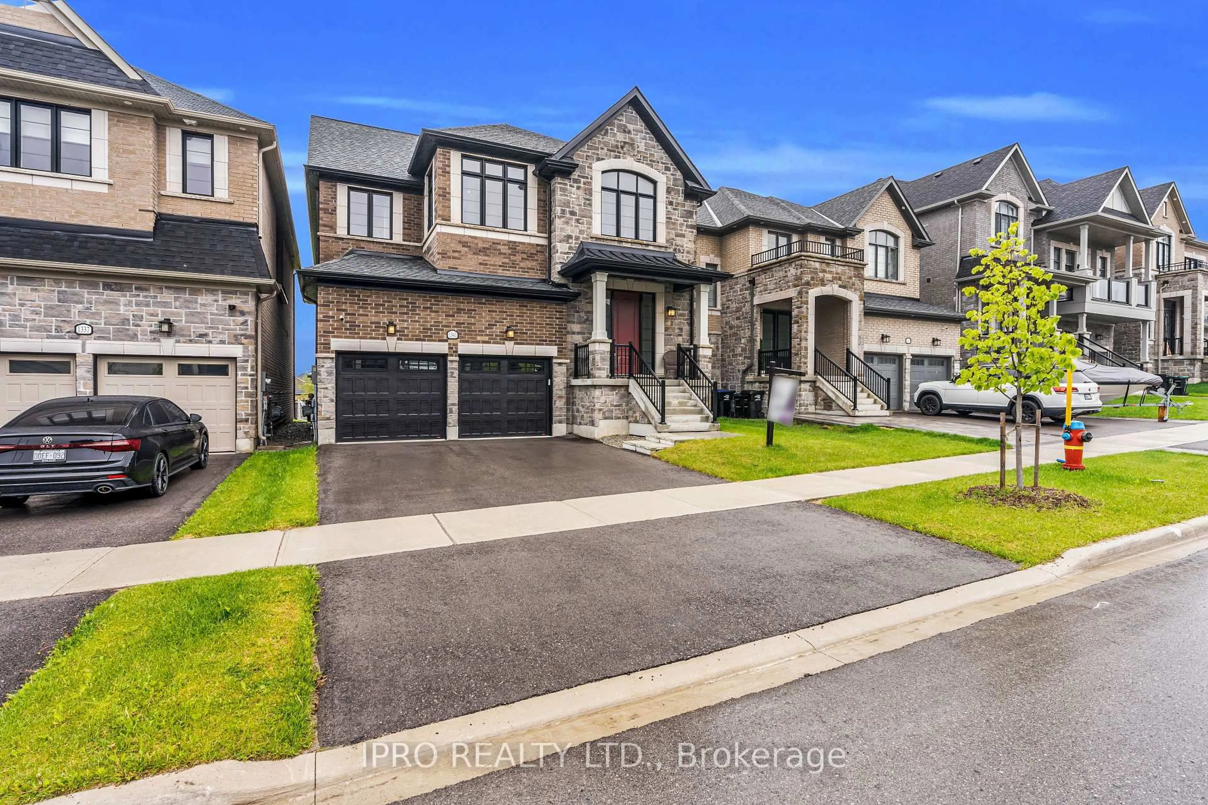 Home with brick exterior material, street for 1341 Blackmore St, Innisfil Ontario L9S 0P2