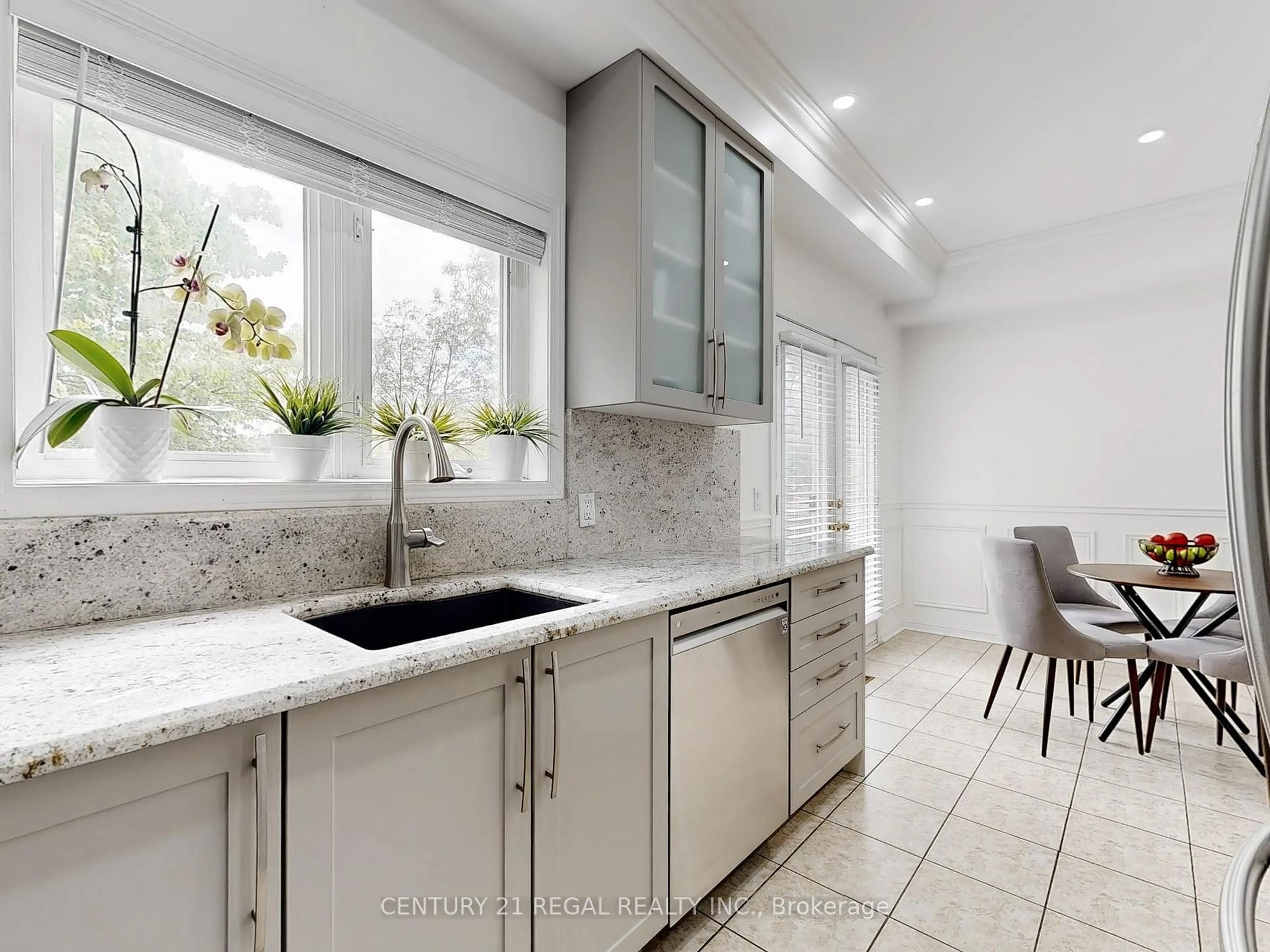 Contemporary kitchen, ceramic/tile floor for 100 Elgin Mills Rd #7, Richmond Hill Ontario L4C 0R6