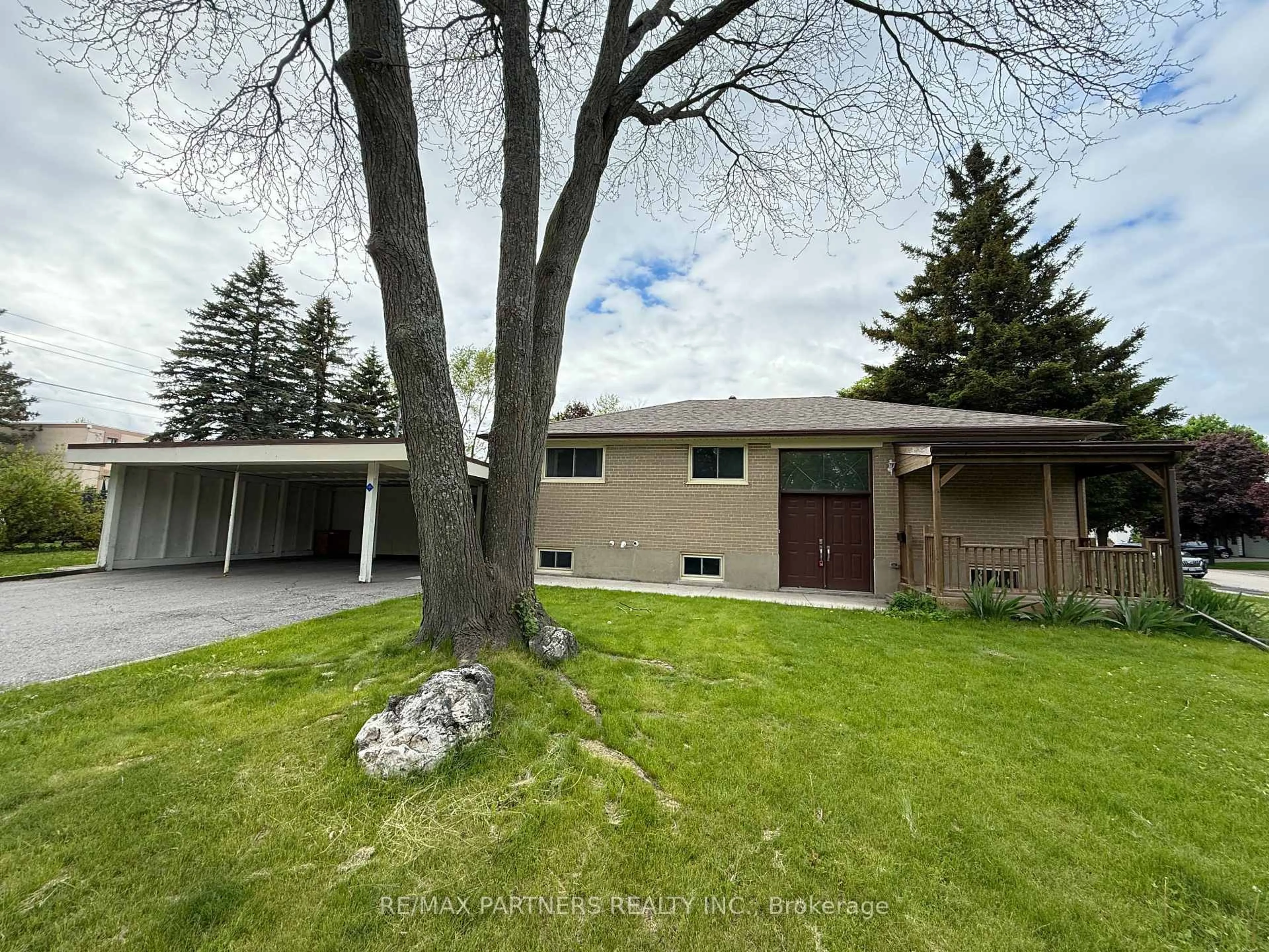 Home with vinyl exterior material, street for 77 Foreht Cres, Aurora Ontario L4G 3E9