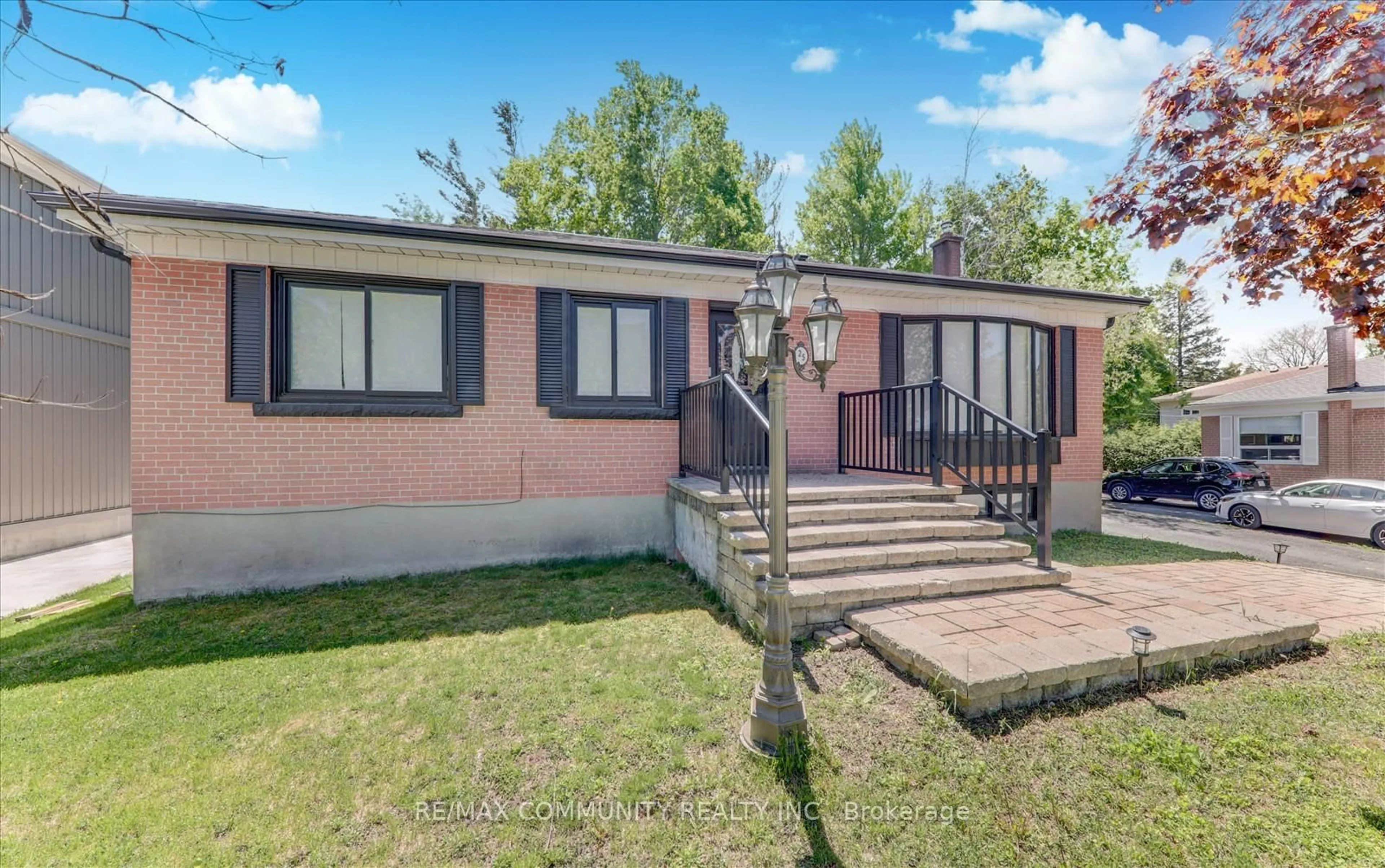 Unknown for 25 George St, New Tecumseth Ontario L9R 1M7
