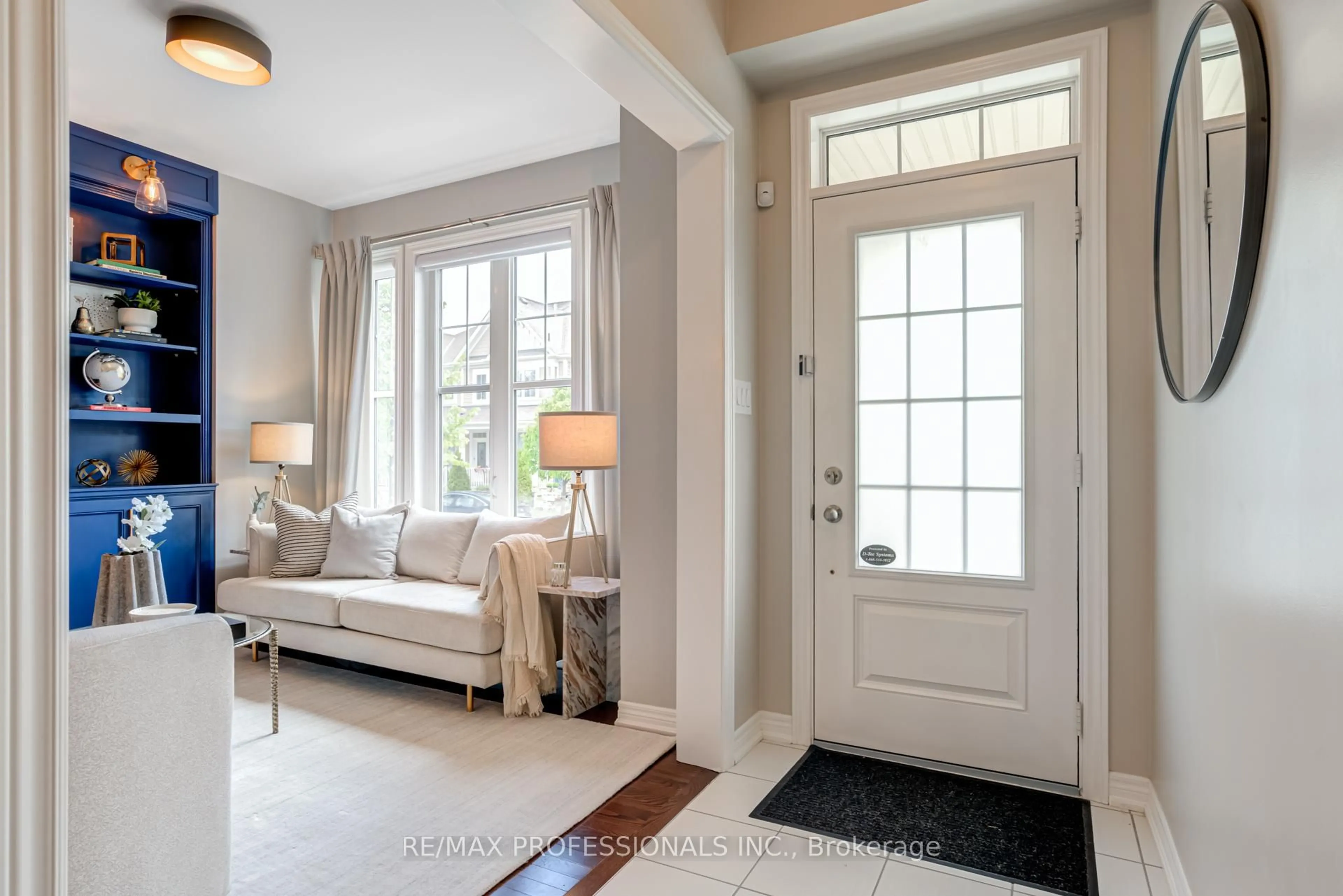 Indoor entryway for 132 Cornwall Dr, Markham Ontario L6B 1C9