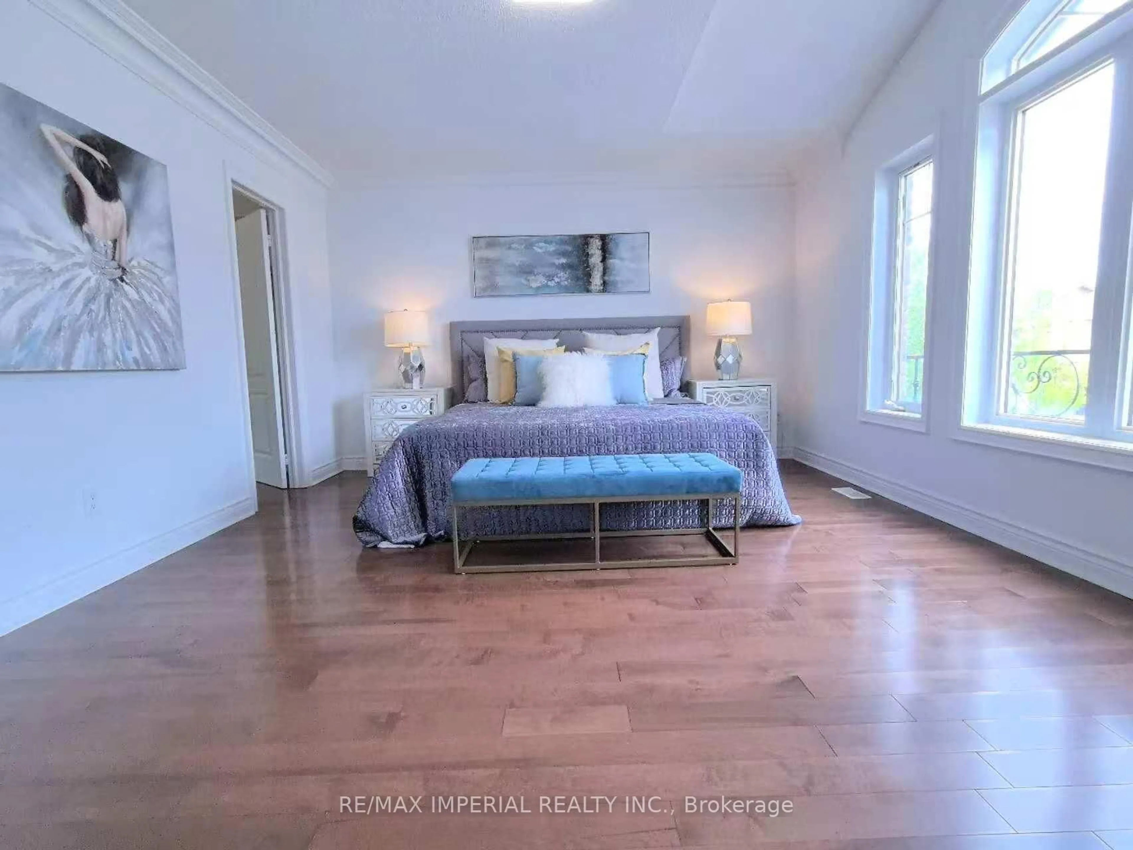 A pic of a room for 369 Gilpin Dr, Newmarket Ontario L3X 3H2