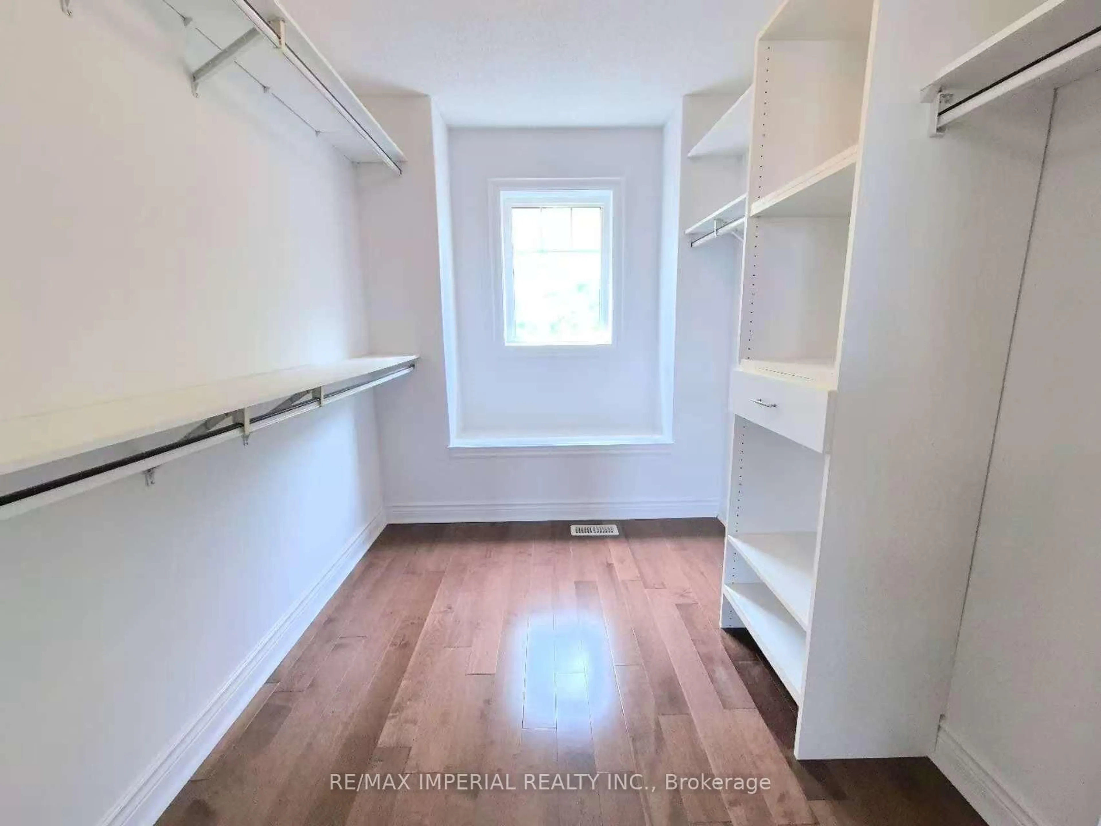 Storage room or clothes room or walk-in closet for 369 Gilpin Dr, Newmarket Ontario L3X 3H2