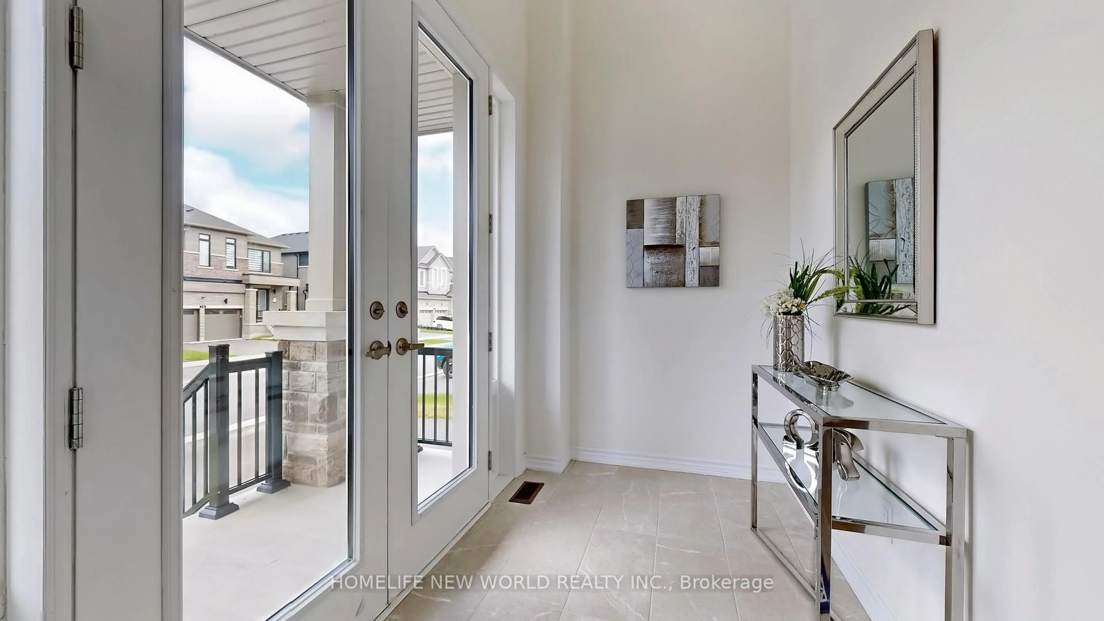 Indoor entryway for 19 Ahchie Crt, Vaughan Ontario L6A 5E5
