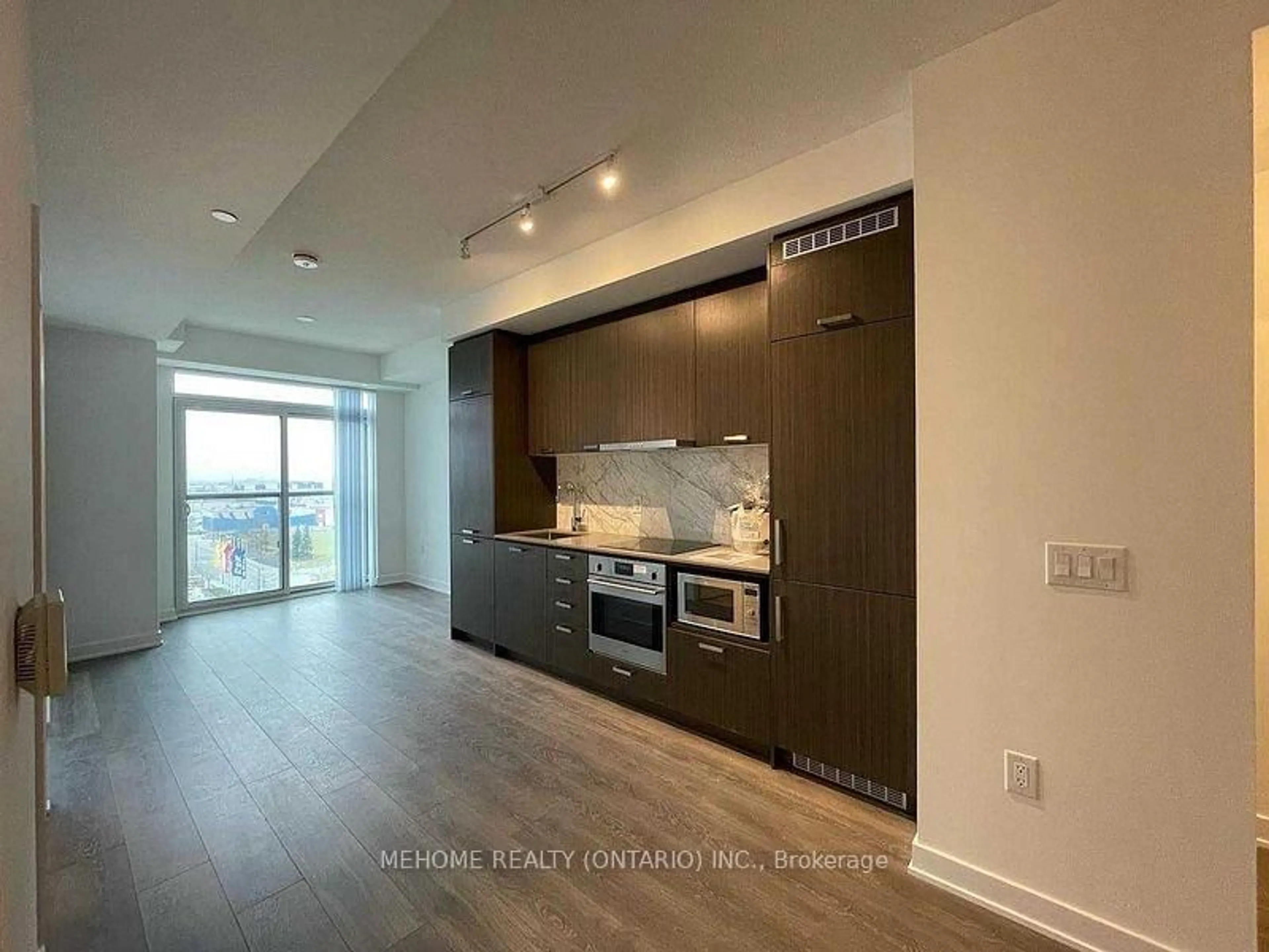 Open concept kitchen, unknown for 10 Honeycrisp Cres, Vaughan Ontario L4K 0M7