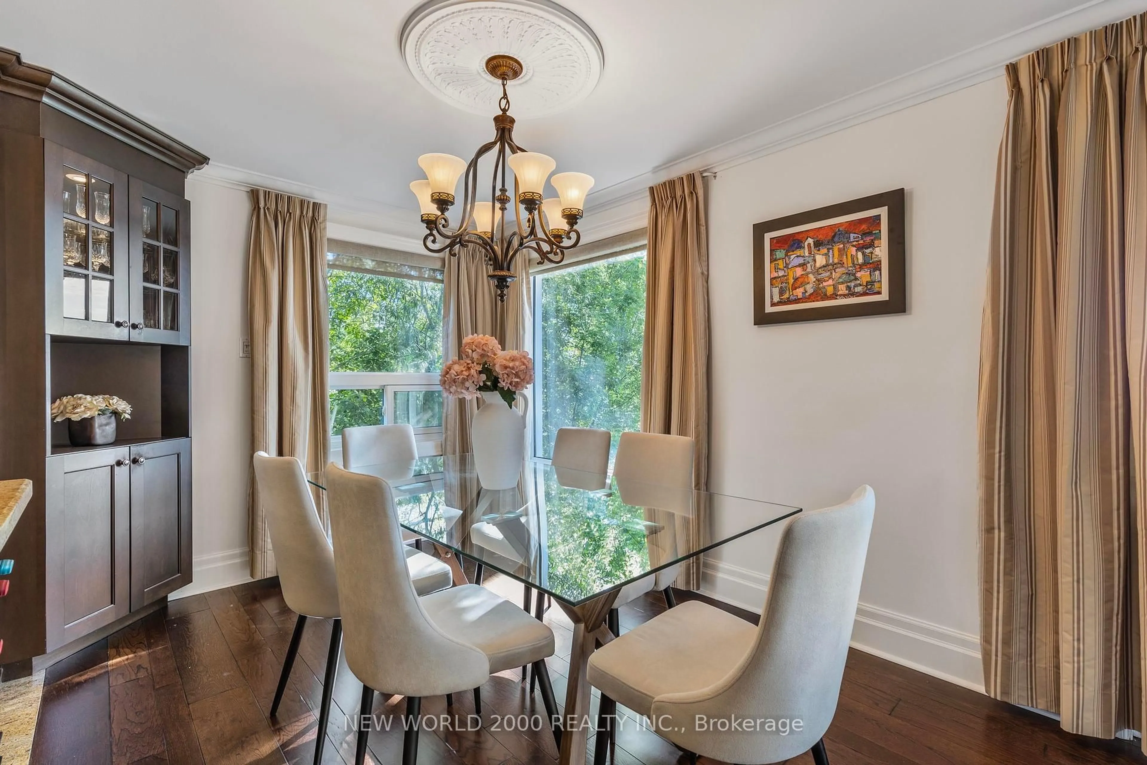 Dining room, wood/laminate floor for 245 Lakeland Cres, Richmond Hill Ontario L4E 3A6