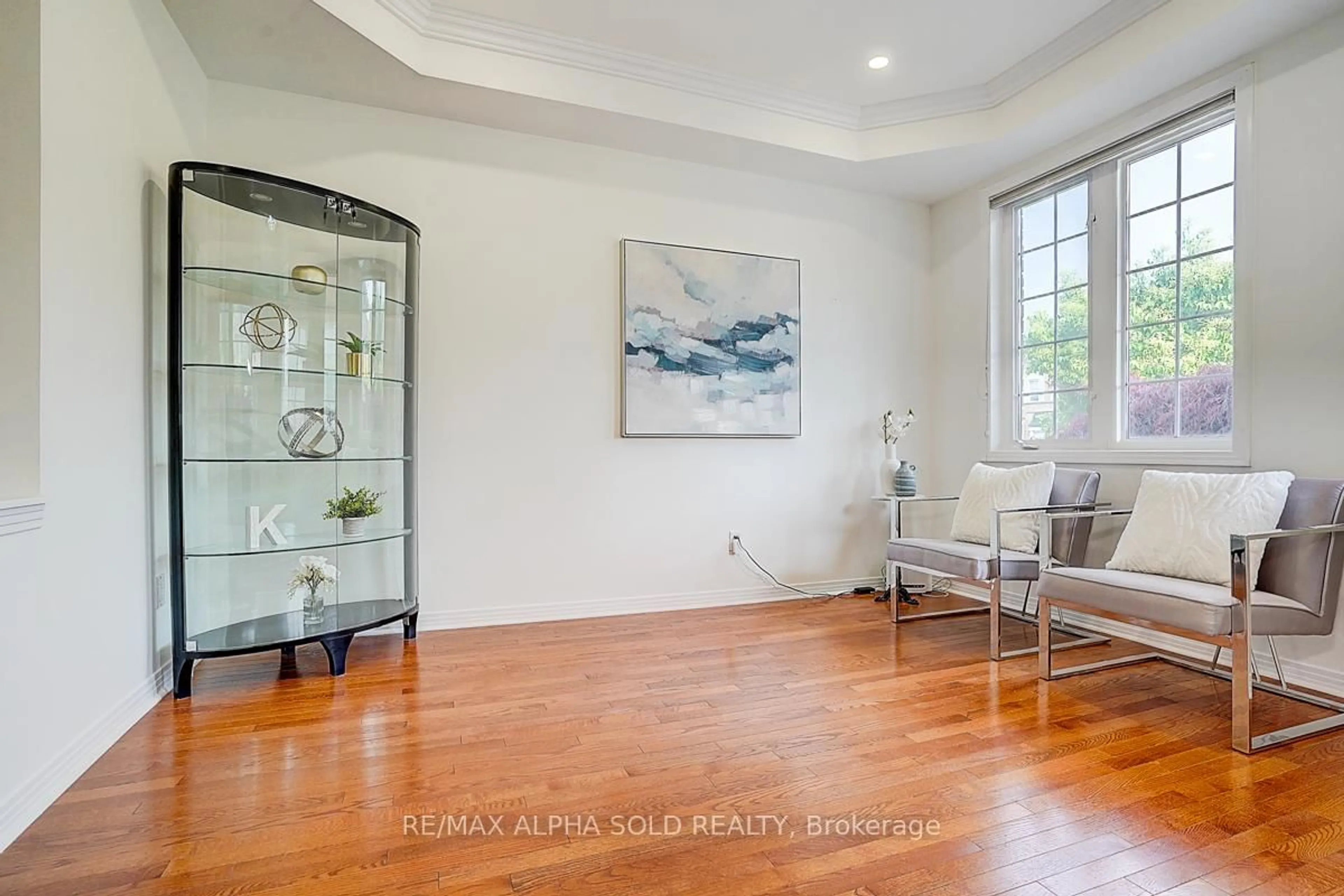 Indoor entryway for 26 Whitford Rd, Markham Ontario L6C 2J2