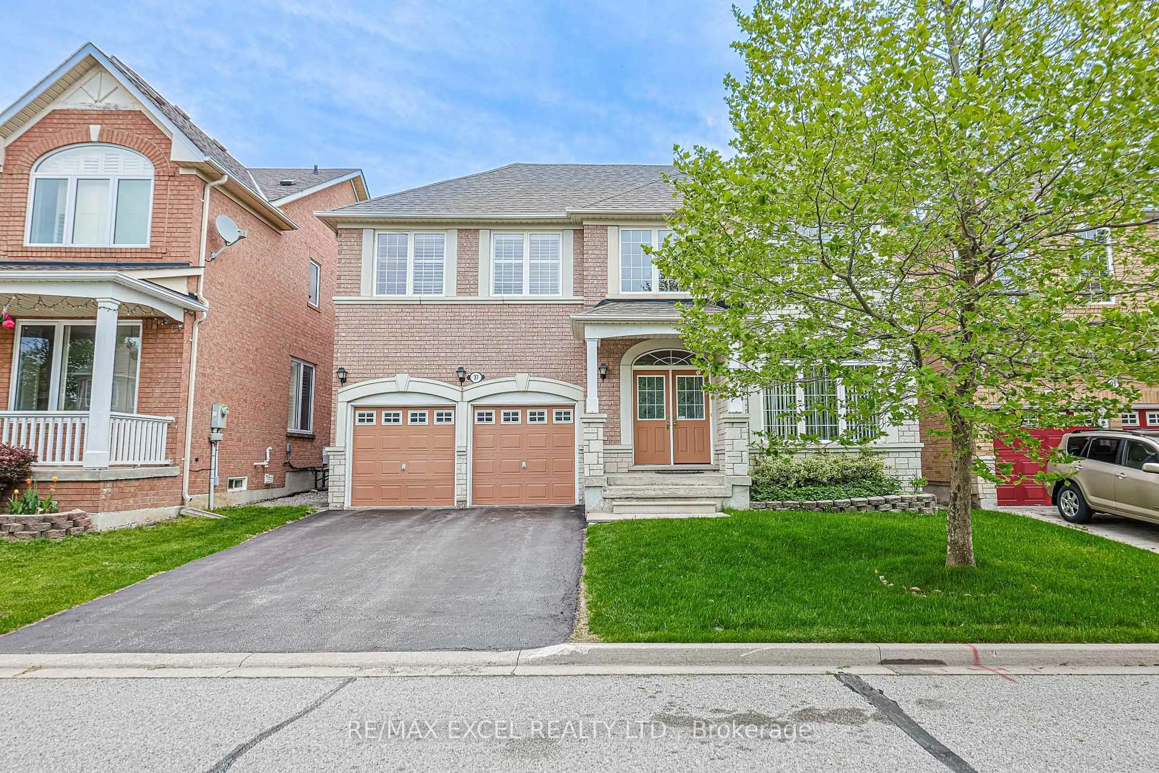 Home with brick exterior material, street for 37 Baintree St, Markham Ontario L6E 1G5