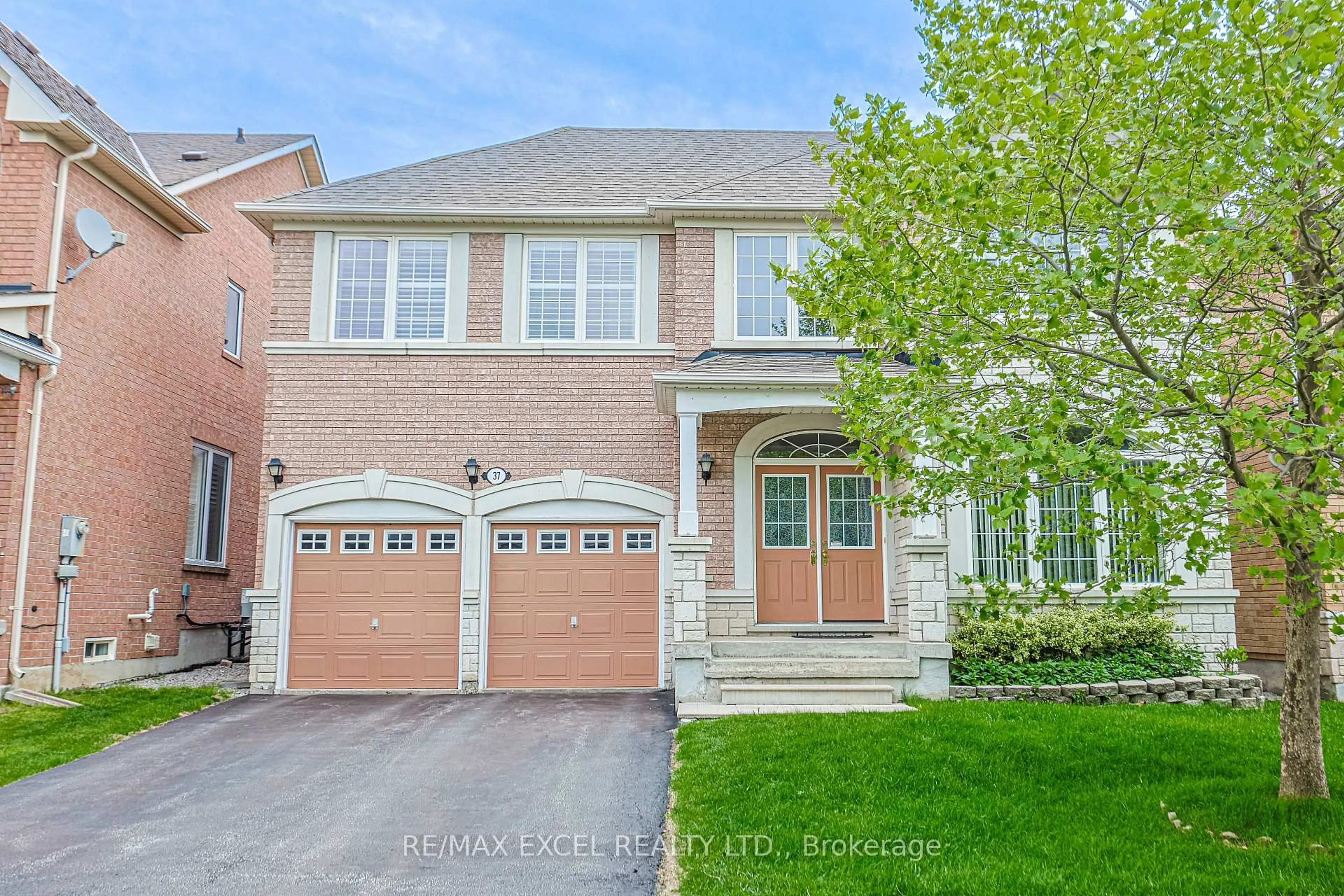 Home with brick exterior material, street for 37 Baintree St, Markham Ontario L6E 1G5