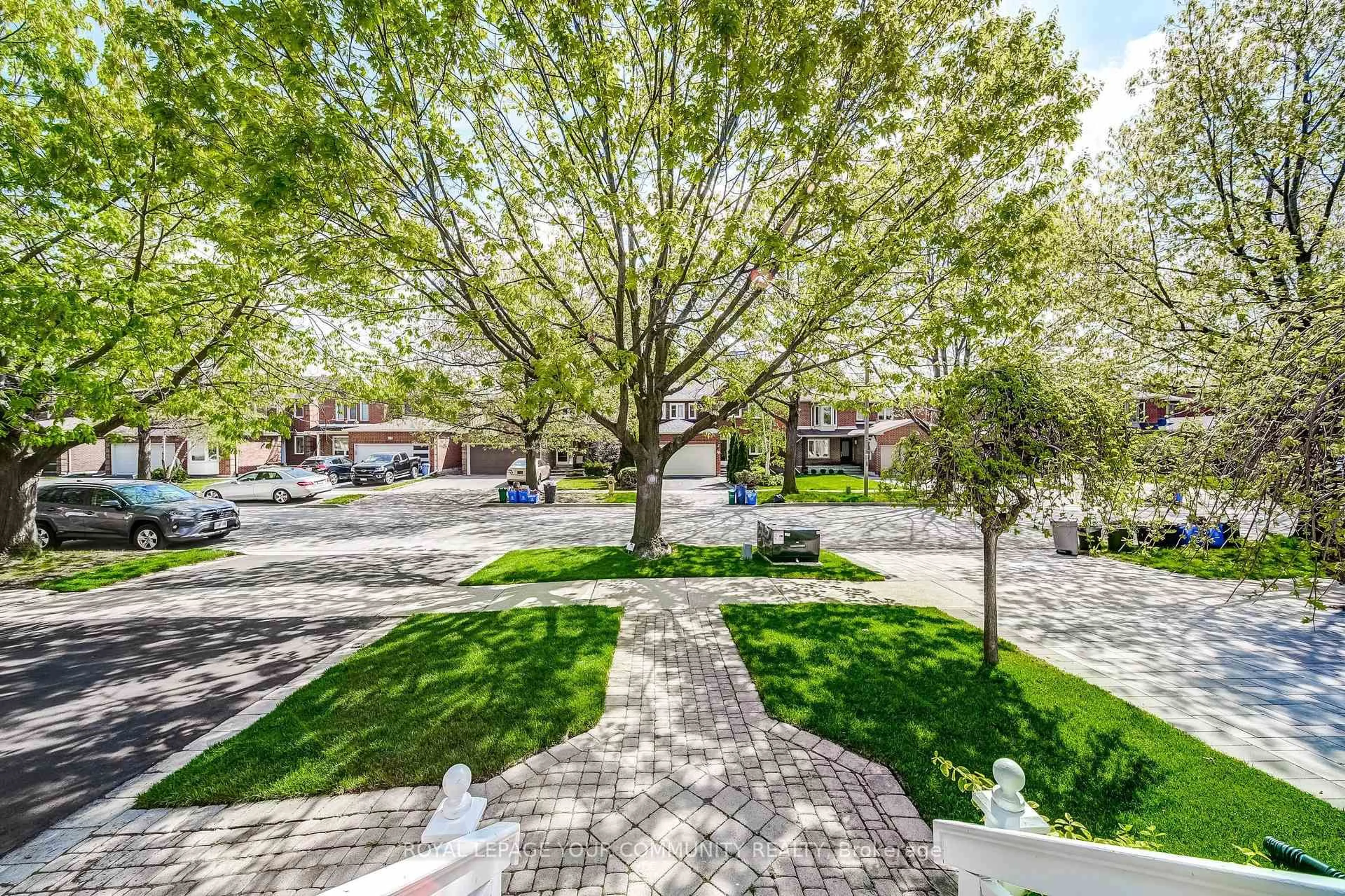 A pic from outside/outdoor area/front of a property/back of a property/a pic from drone, street for 22 Zahavy Dr, Vaughan Ontario L4J 7R6