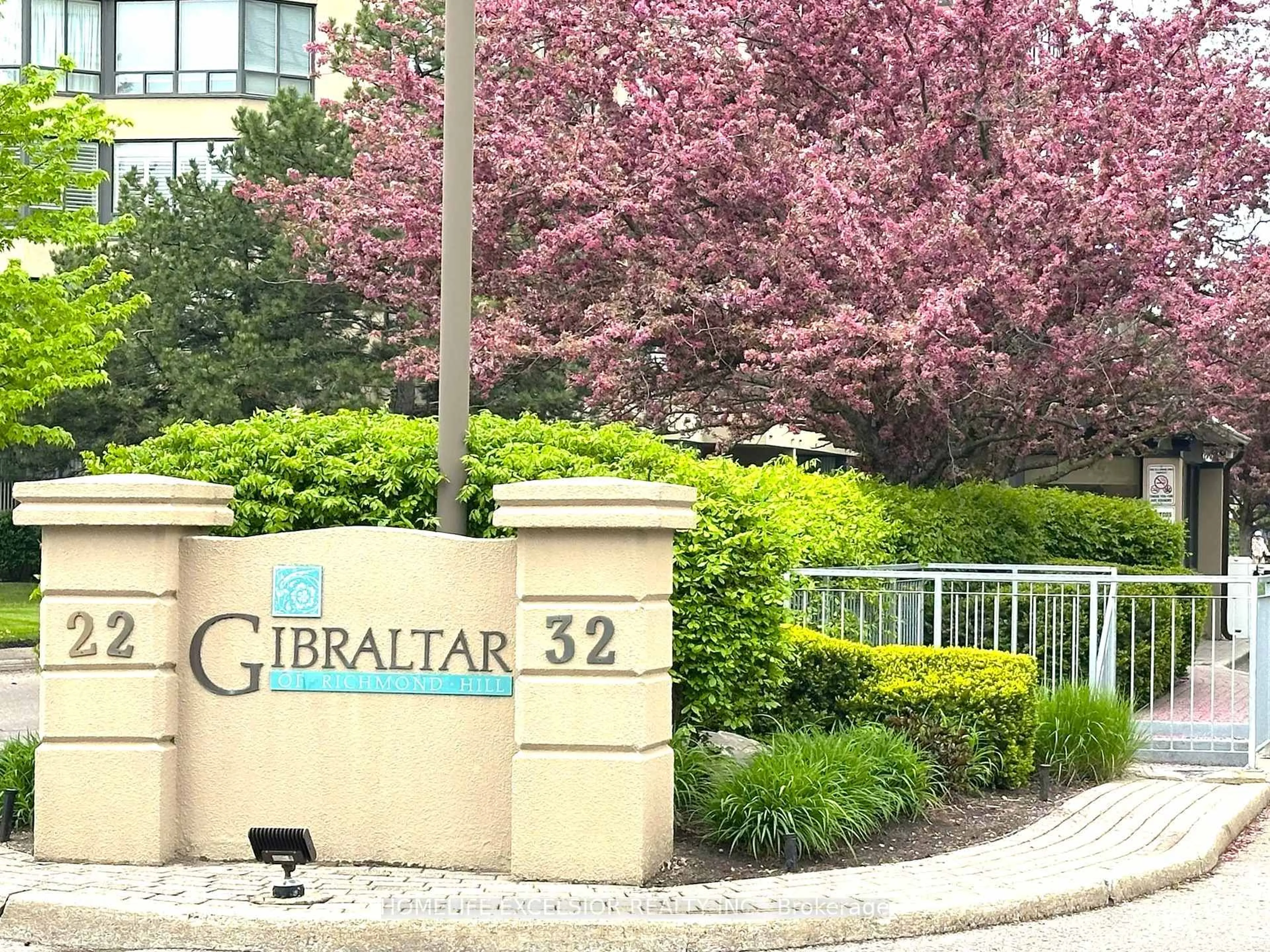 Unknown for 32 Clarissa Dr #120, Richmond Hill Ontario L4C 9R7