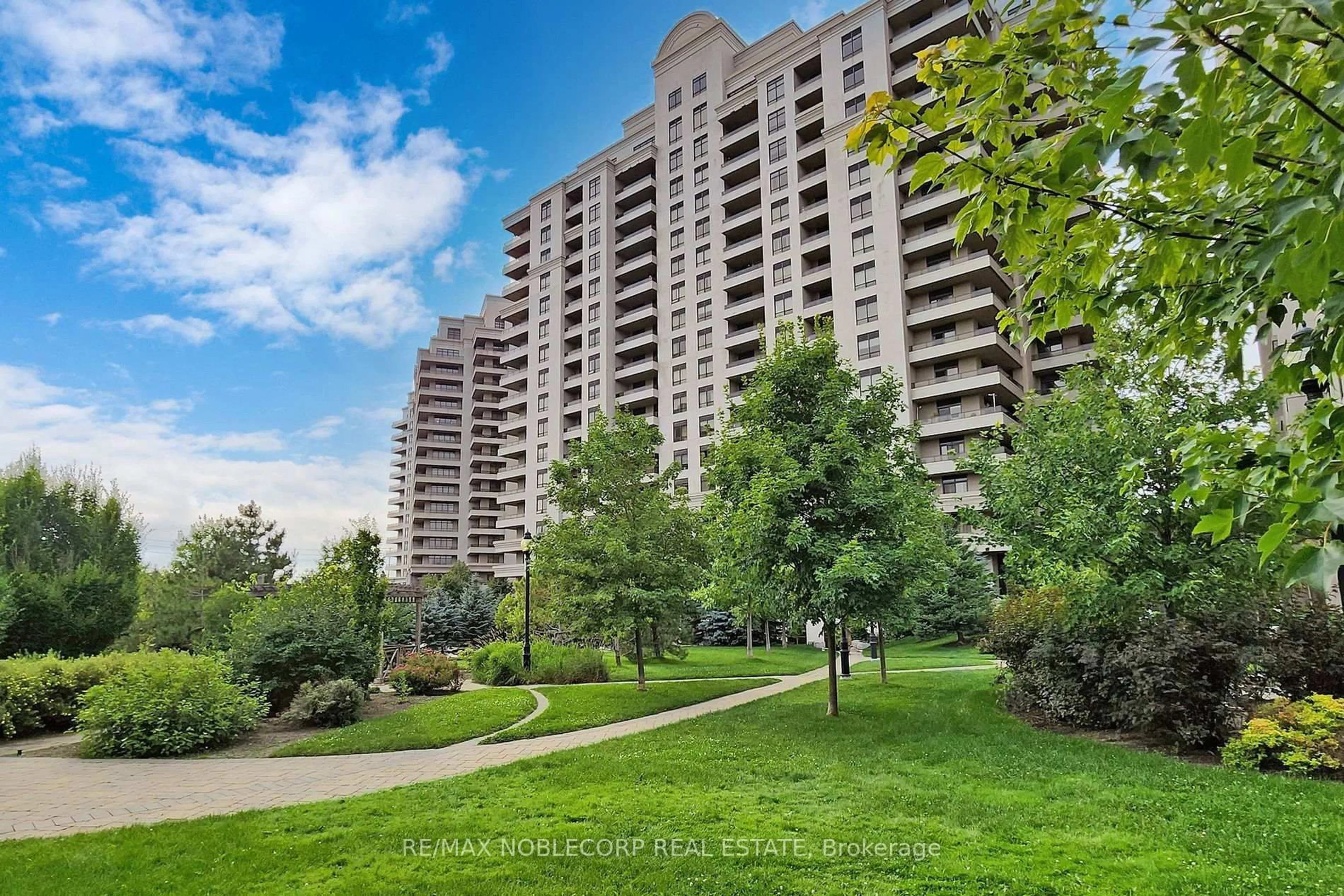 Patio, unknown for 9245 Jane St #1515, Vaughan Ontario L6A 0J9