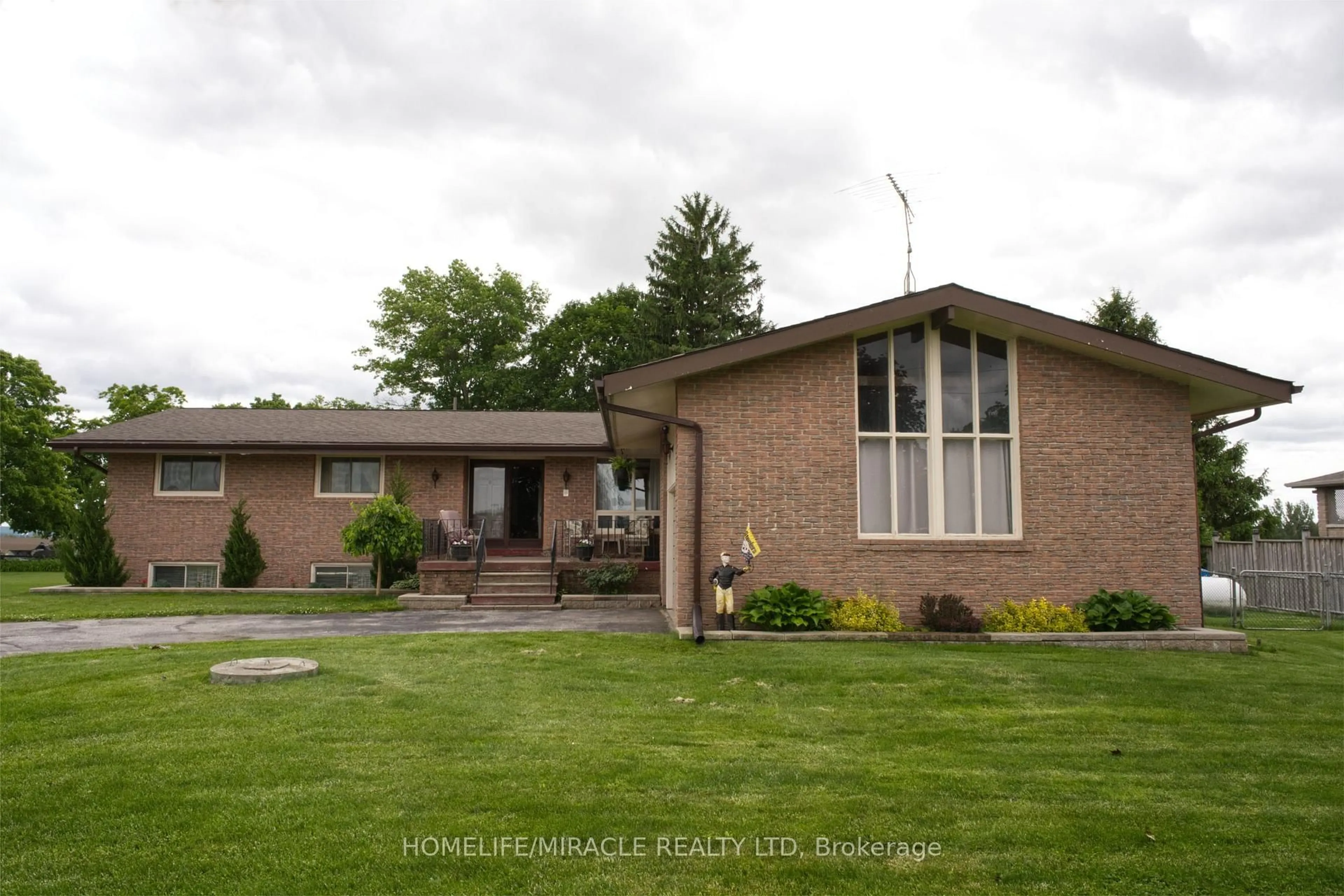 Home with brick exterior material, street for 3735 NINTH Line, Bradford West Gwillimbury Ontario L3Z 3S6