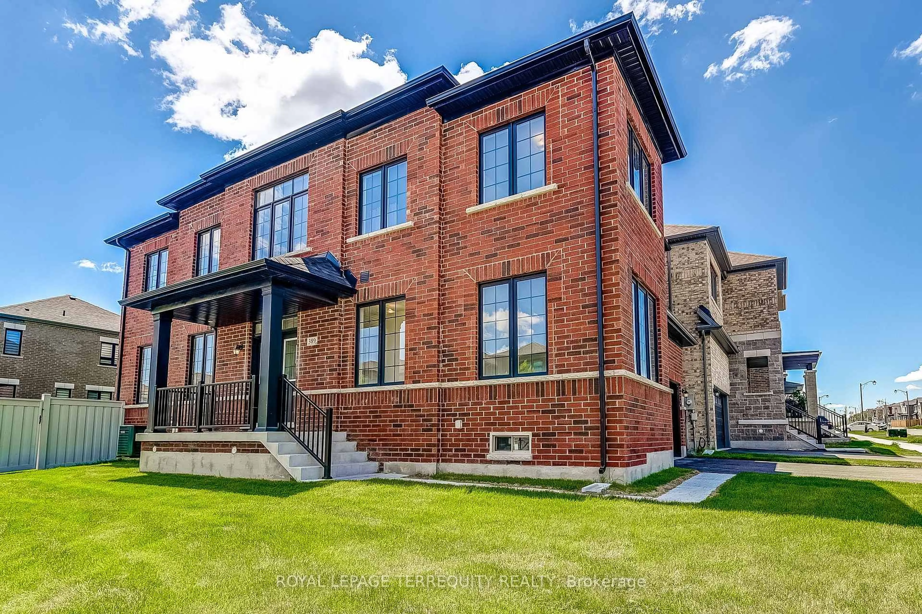 Home with brick exterior material, building for 389 Boundary Blvd, Whitchurch-Stouffville Ontario L4A 5E2