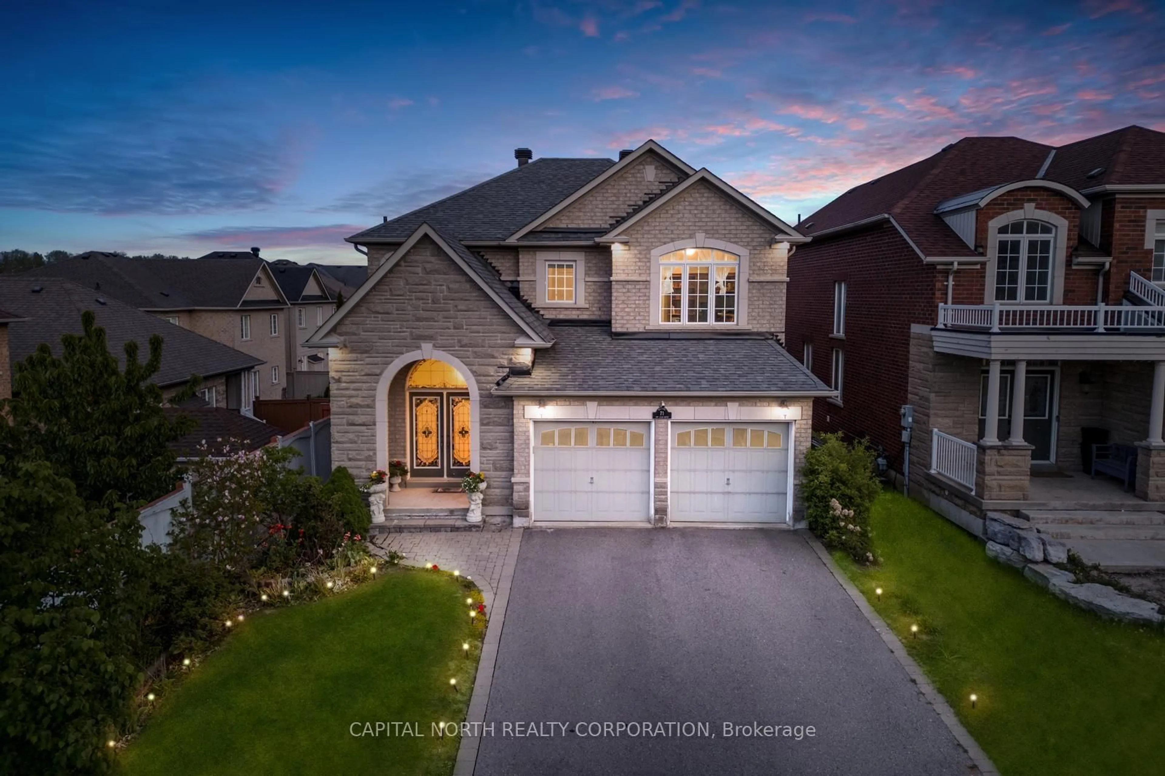 A pic from outside/outdoor area/front of a property/back of a property/a pic from drone, street for 71 Ivy Glen Dr, Vaughan Ontario L6A 0P3