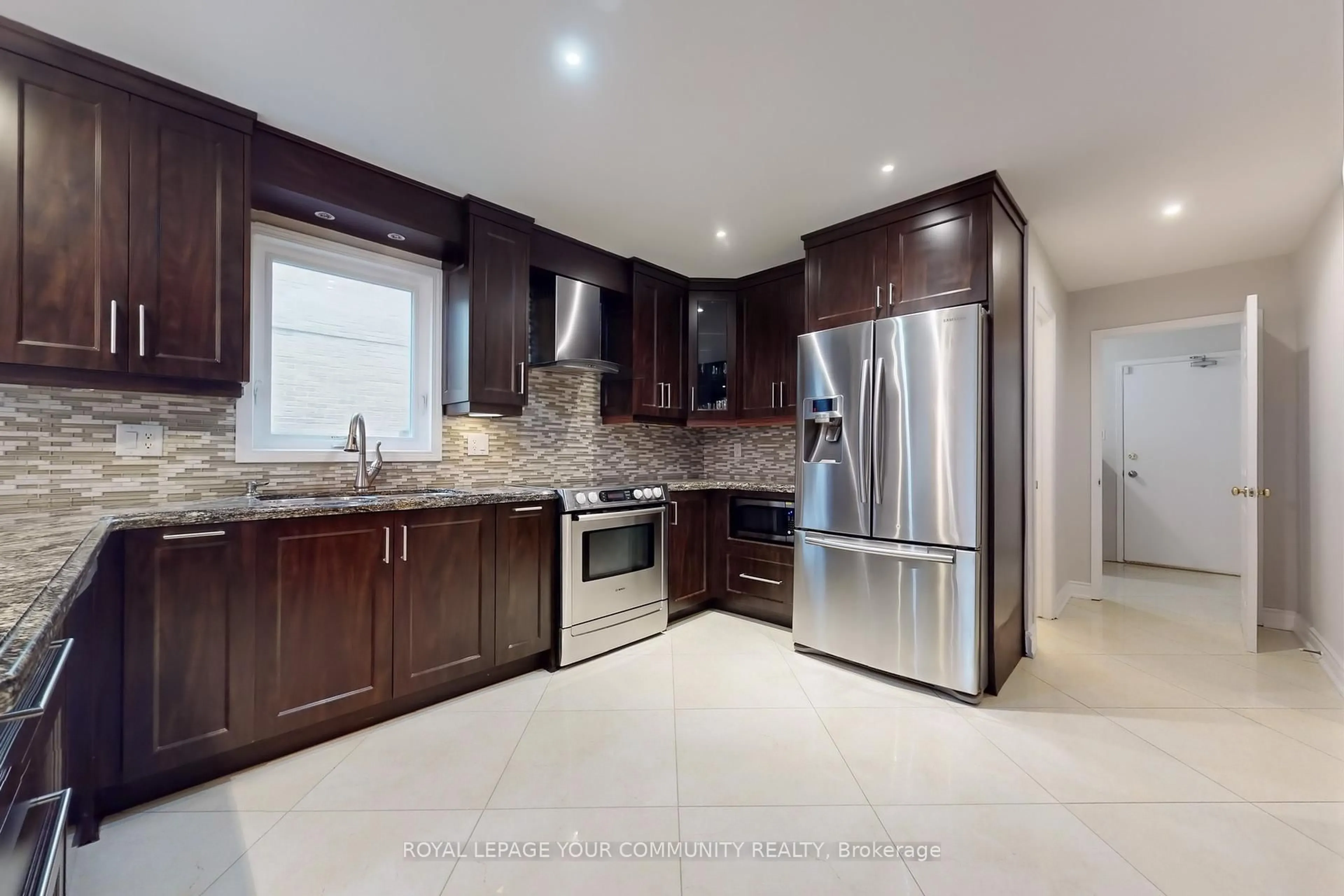 Contemporary kitchen, ceramic/tile floor for 73 Highgrove Cres, Richmond Hill Ontario L4C 7W7