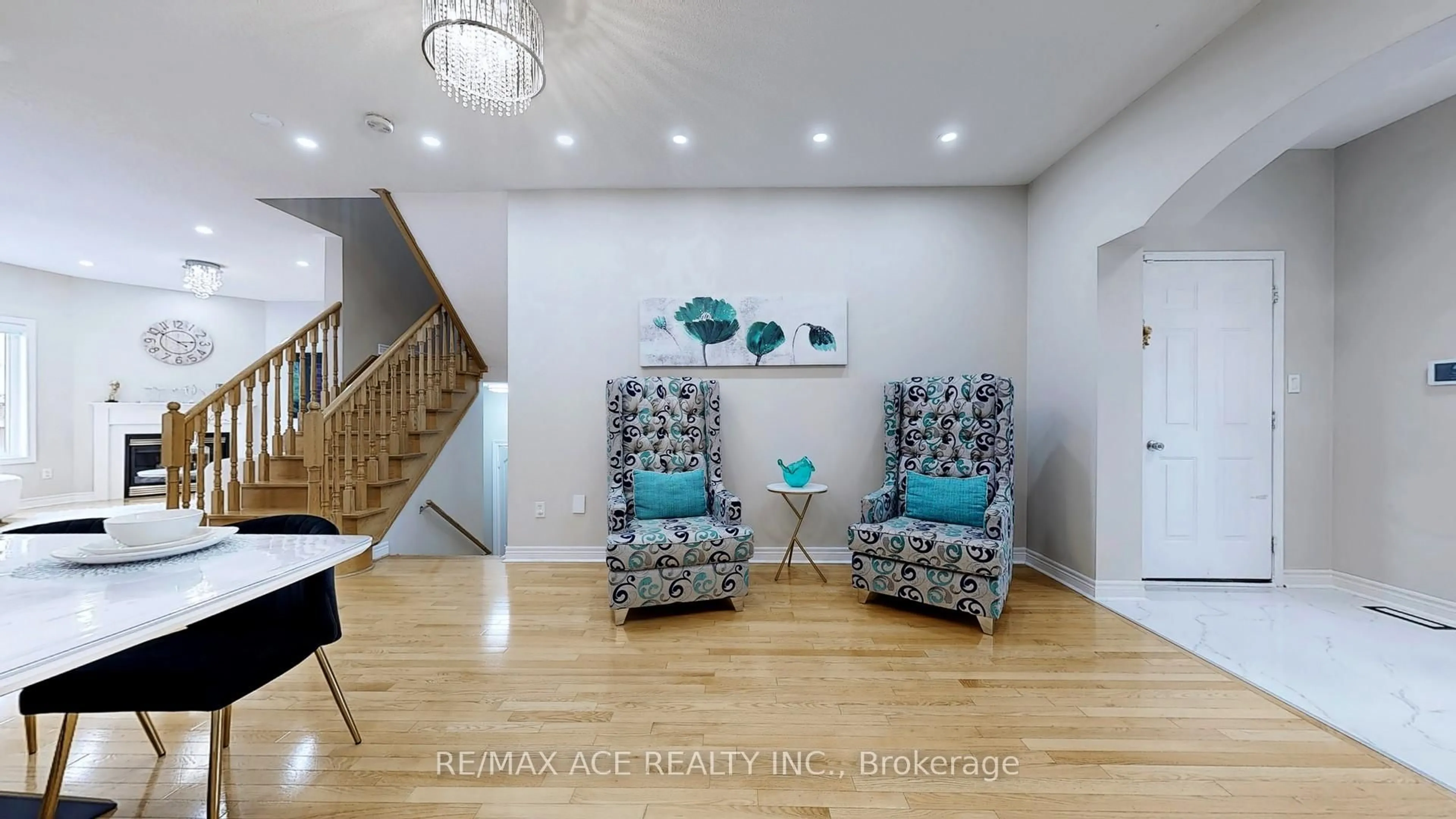Indoor entryway for 24 Pamgrey Rd, Markham Ontario L6E 0B2