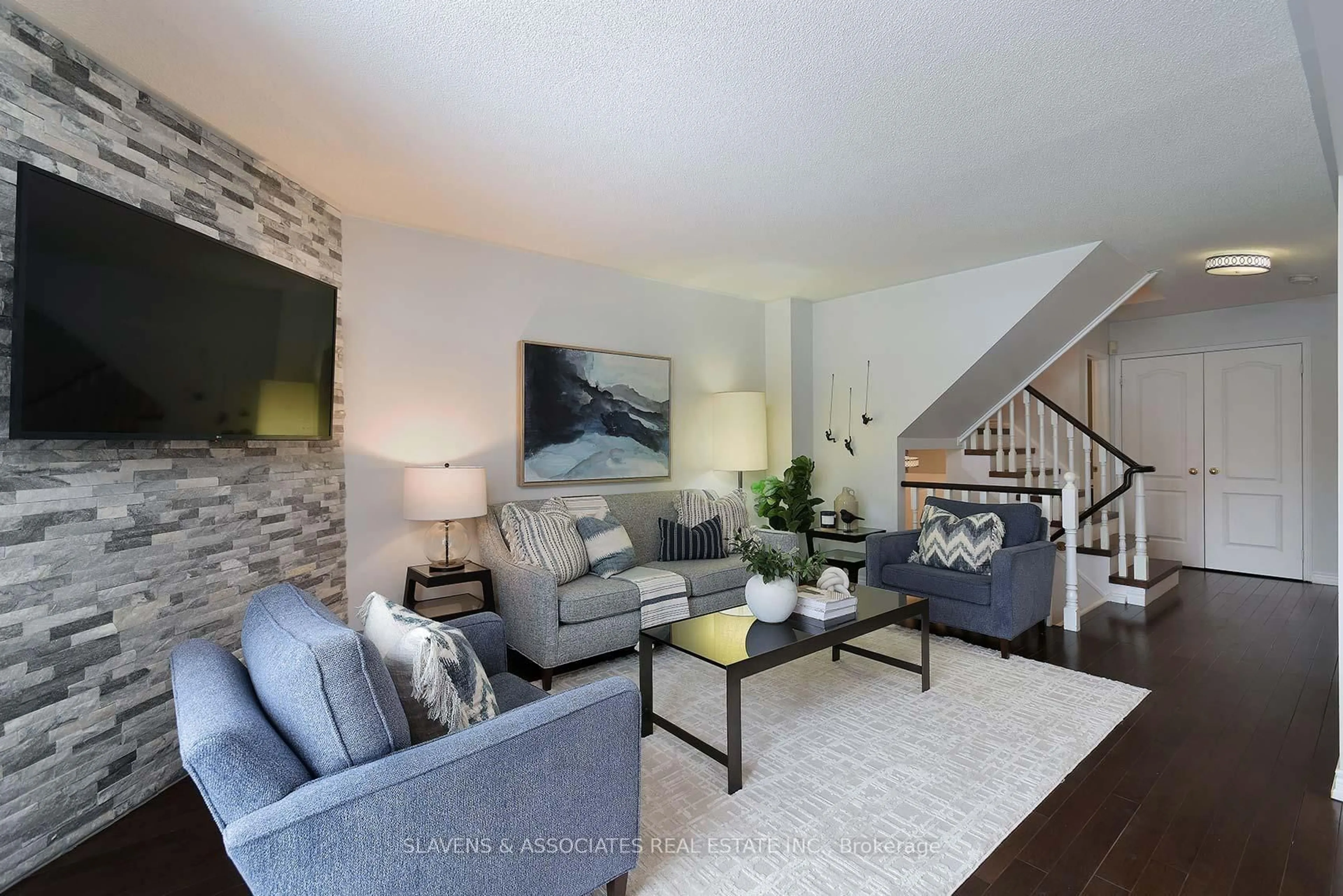 Living room with furniture, unknown for 76 Alameda Circ #18, Vaughan Ontario L4J 8A6