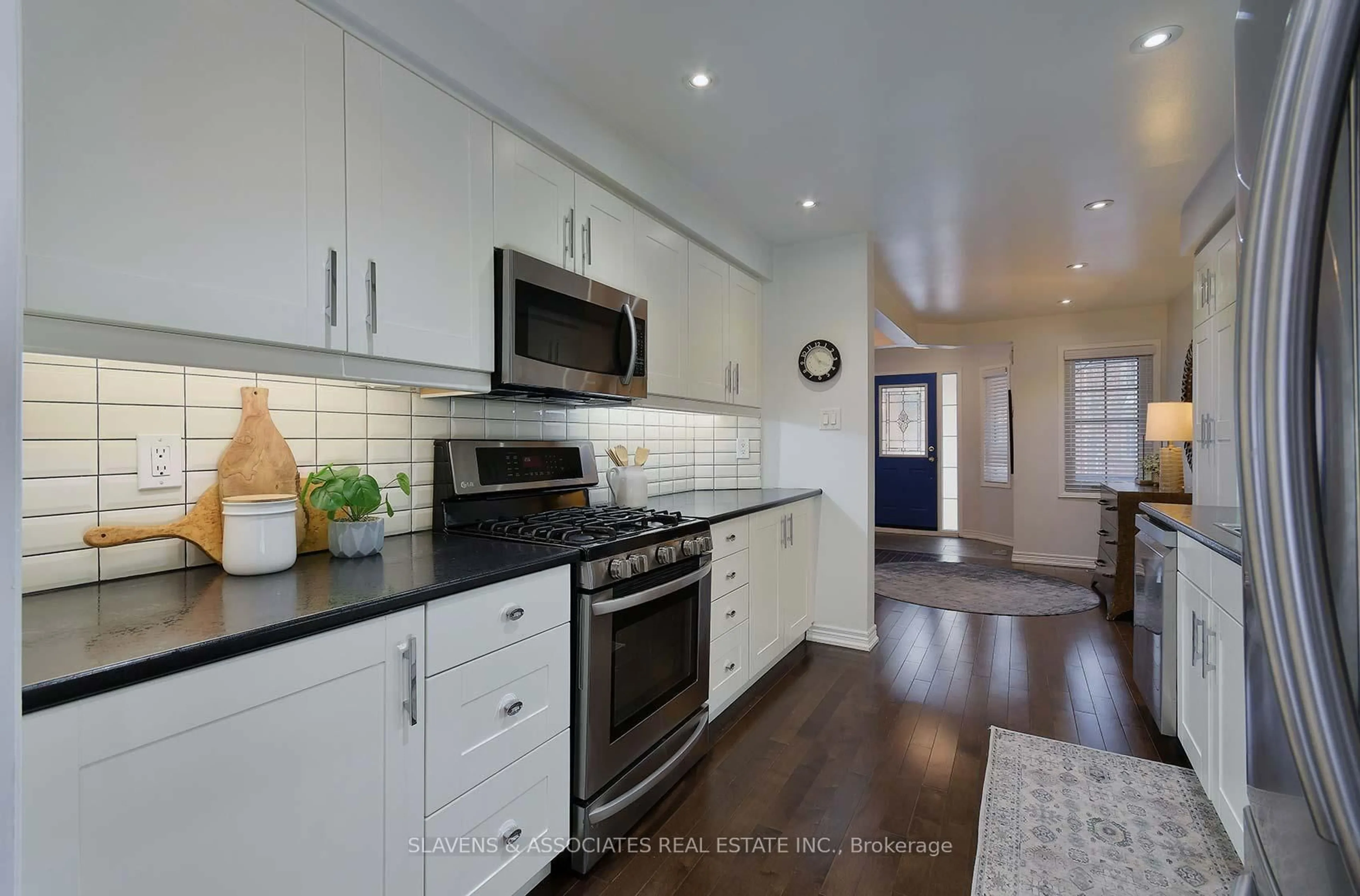 Open concept kitchen, ceramic/tile floor for 76 Alameda Circ #18, Vaughan Ontario L4J 8A6