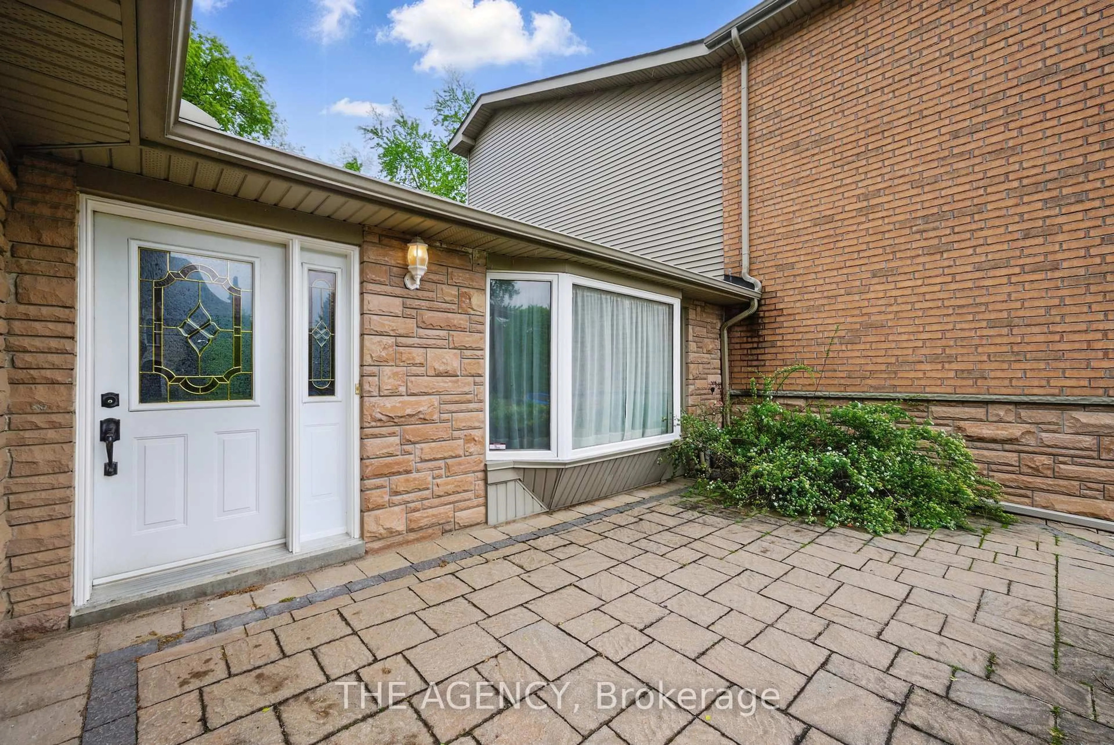 Patio, street for 55 Denham Dr, Richmond Hill Ontario L4C 6H8