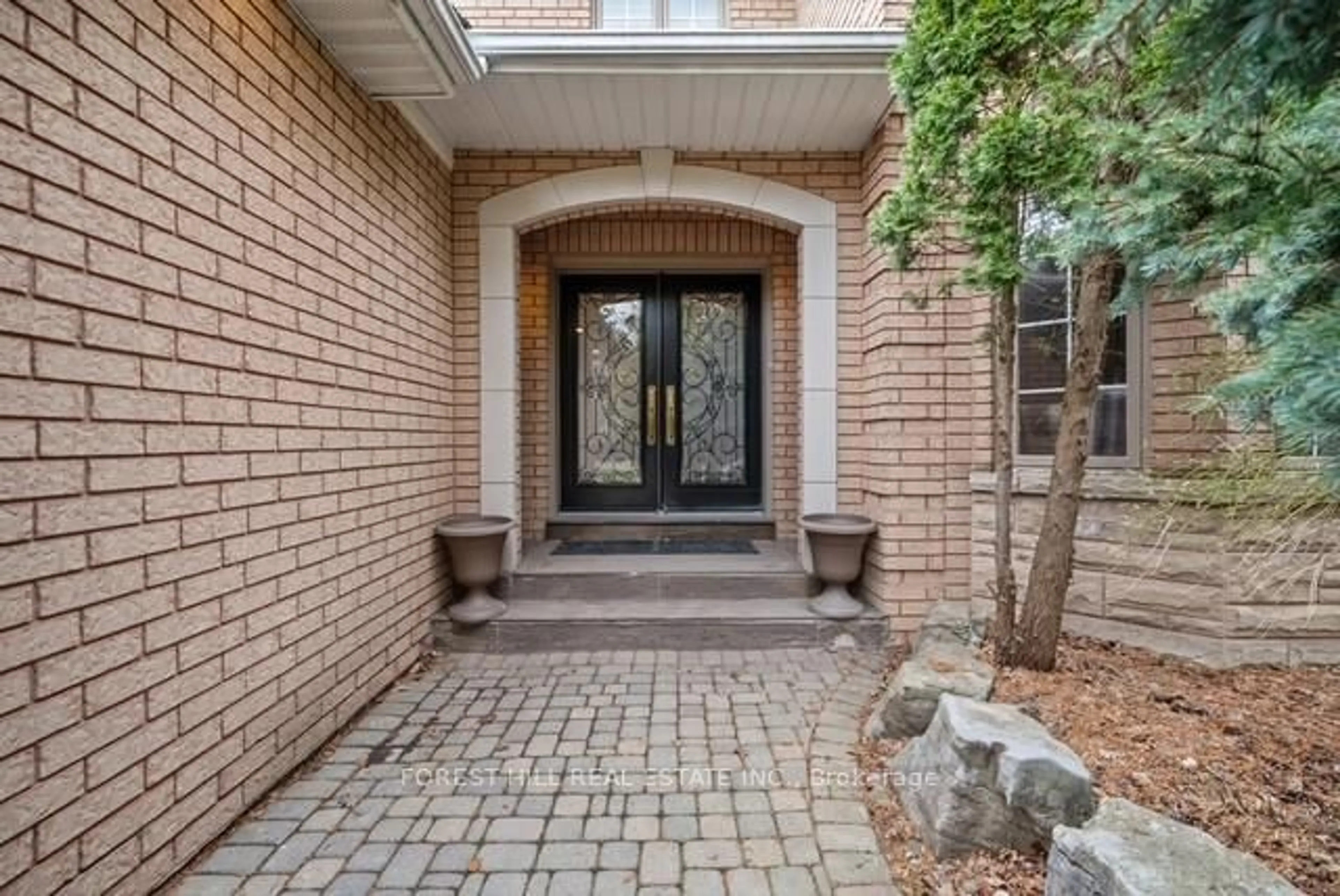 Home with brick exterior material, street for 55 Direzze Crt, Richmond Hill Ontario L4C 0C6