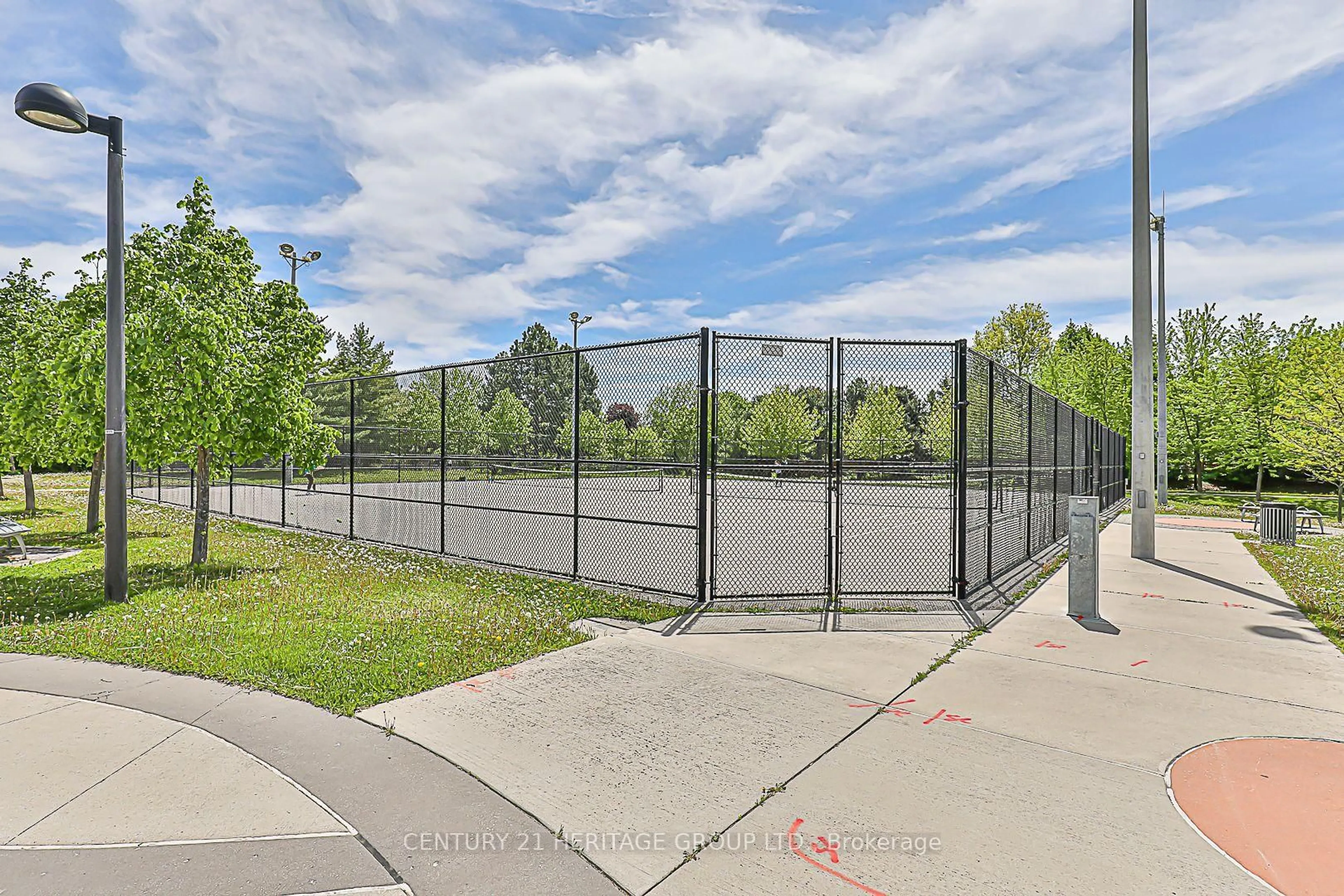 Patio, unknown for 176 Stephen St, Richmond Hill Ontario L4C 5P1