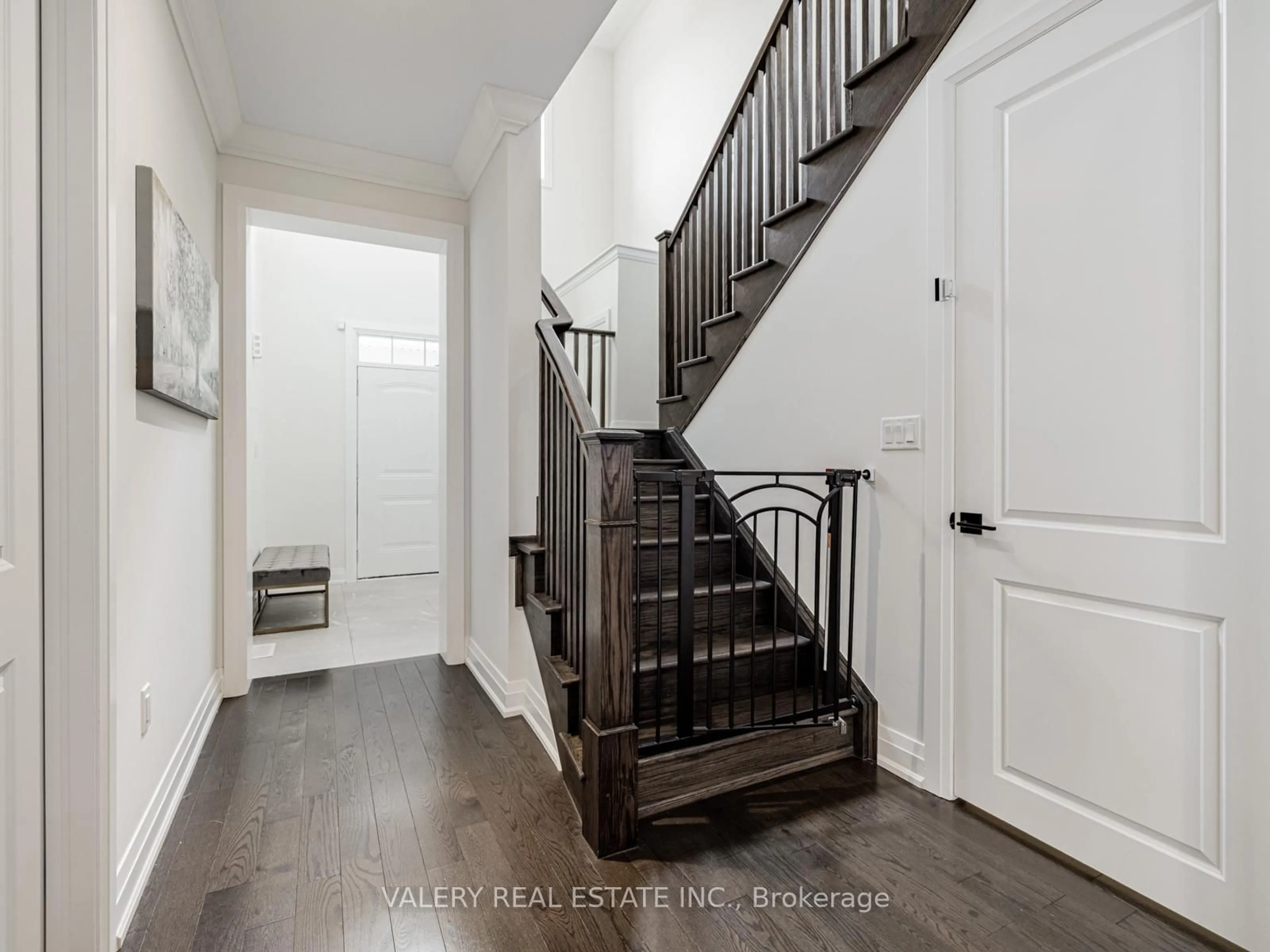 Indoor entryway for 41 Chorus Cres, Vaughan Ontario L4H 4W3