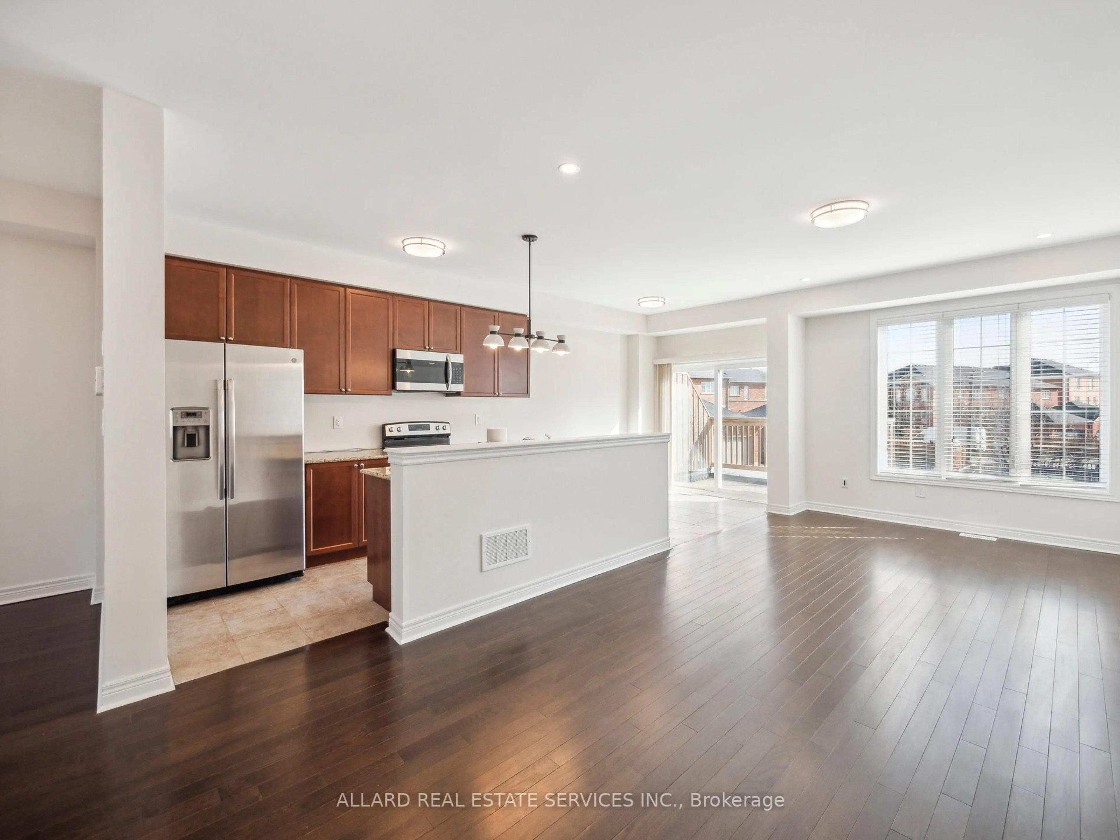 Open concept kitchen, unknown for 545 Cornell Centre Blvd, Markham Ontario L6B 0J3