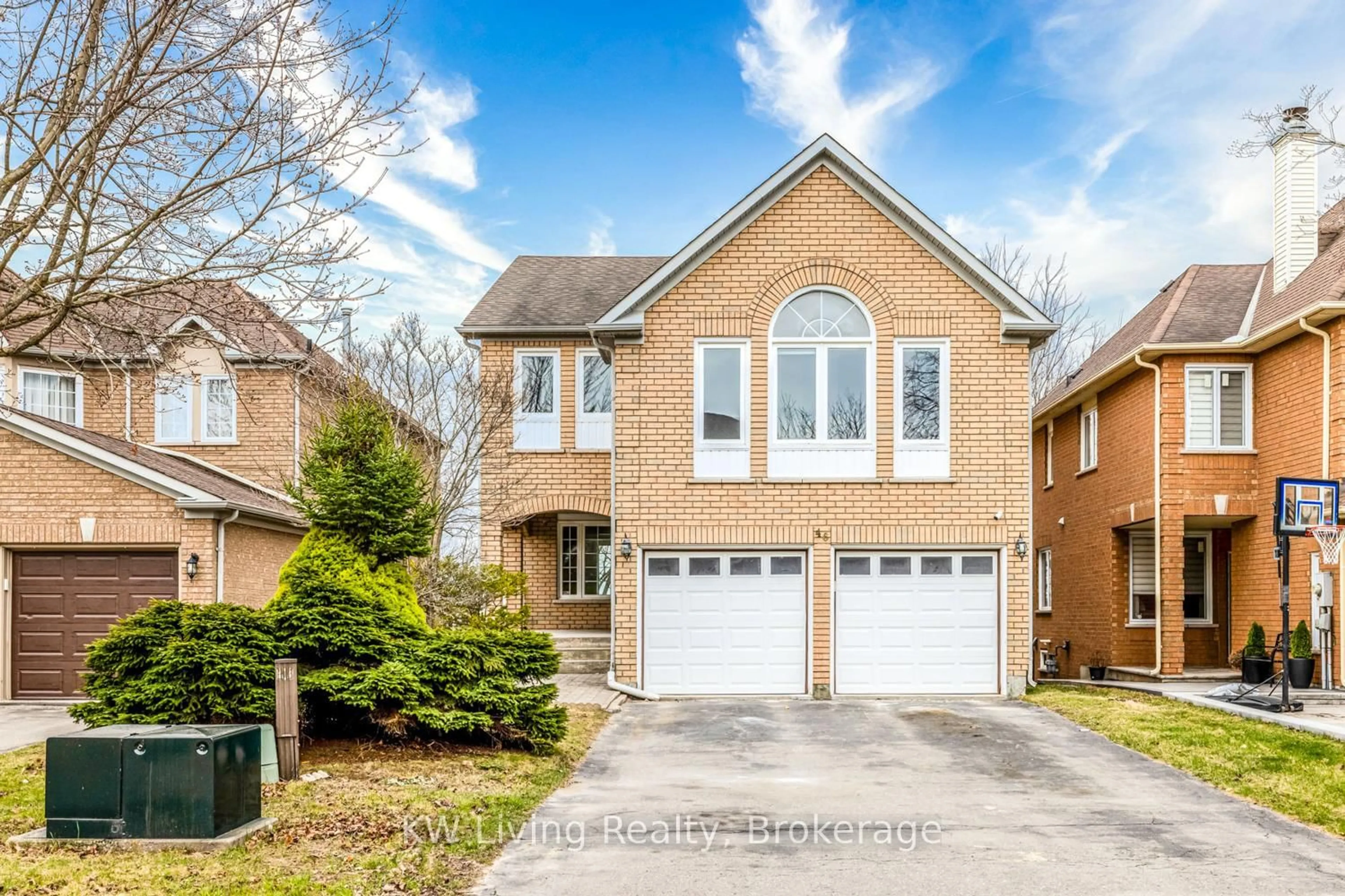 Home with brick exterior material, street for 46 Foxtail Rdge, Newmarket Ontario L3X 1Z6