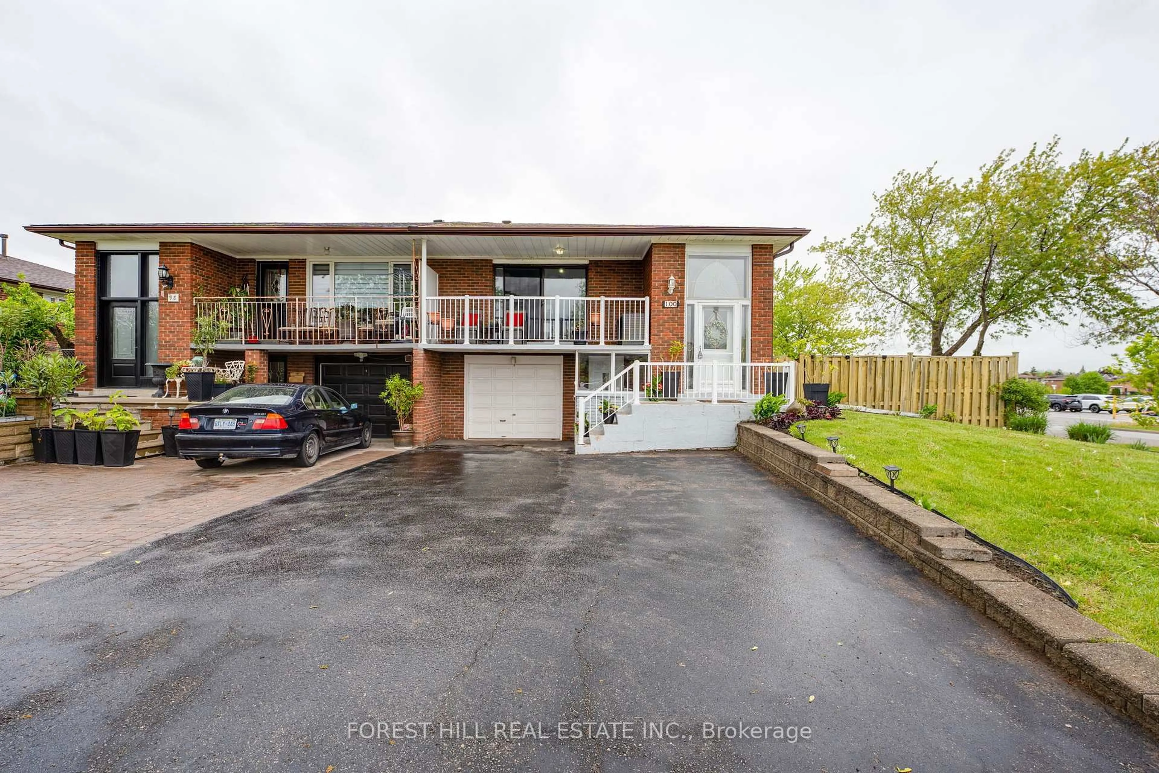 A pic from outside/outdoor area/front of a property/back of a property/a pic from drone, street for 100 Andrew Park N/A, Vaughan Ontario L4L 1E9