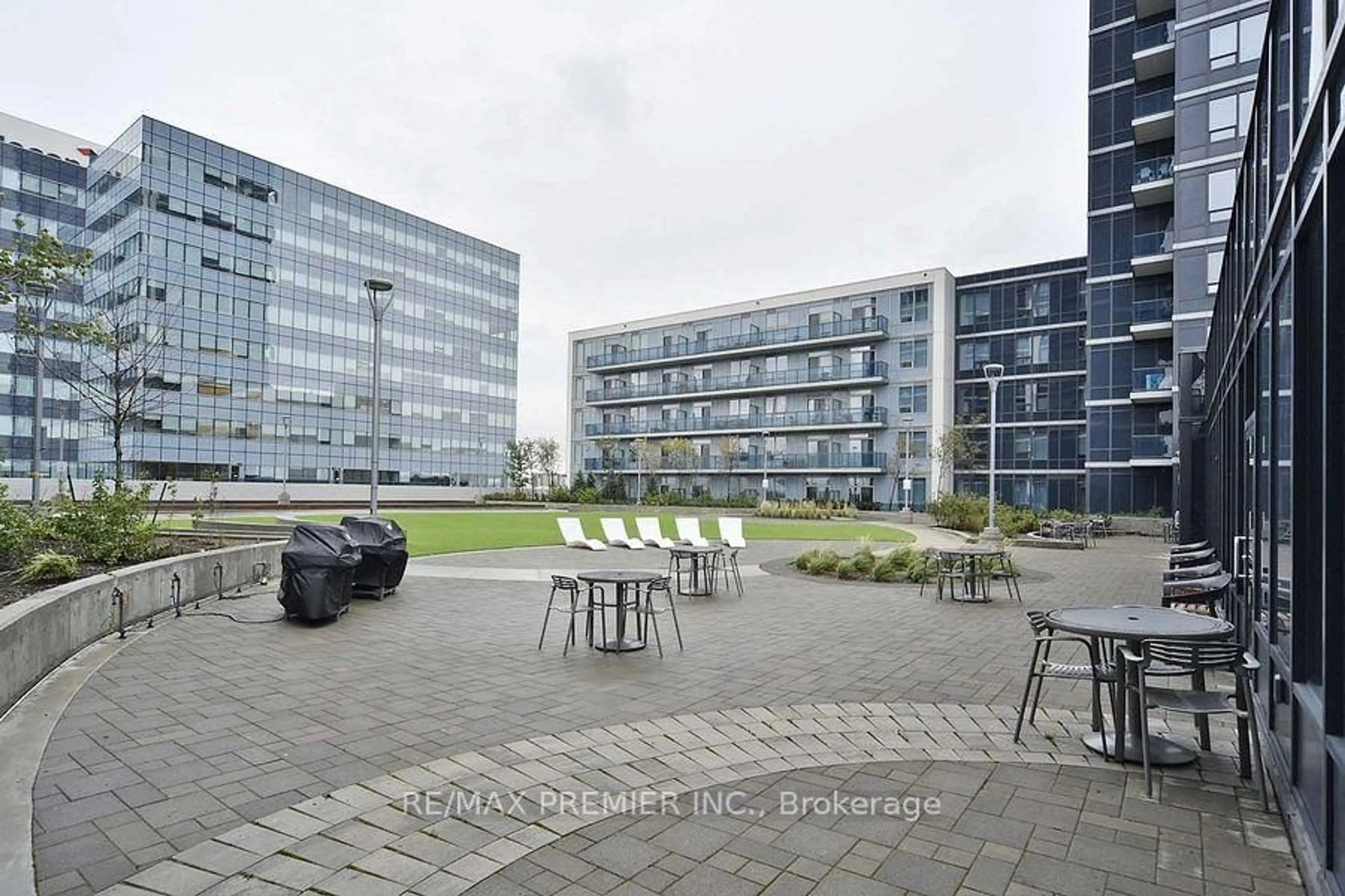 Patio, unknown for 3600 Highway 7 Rd #LP 4, Vaughan Ontario L4L 0G7