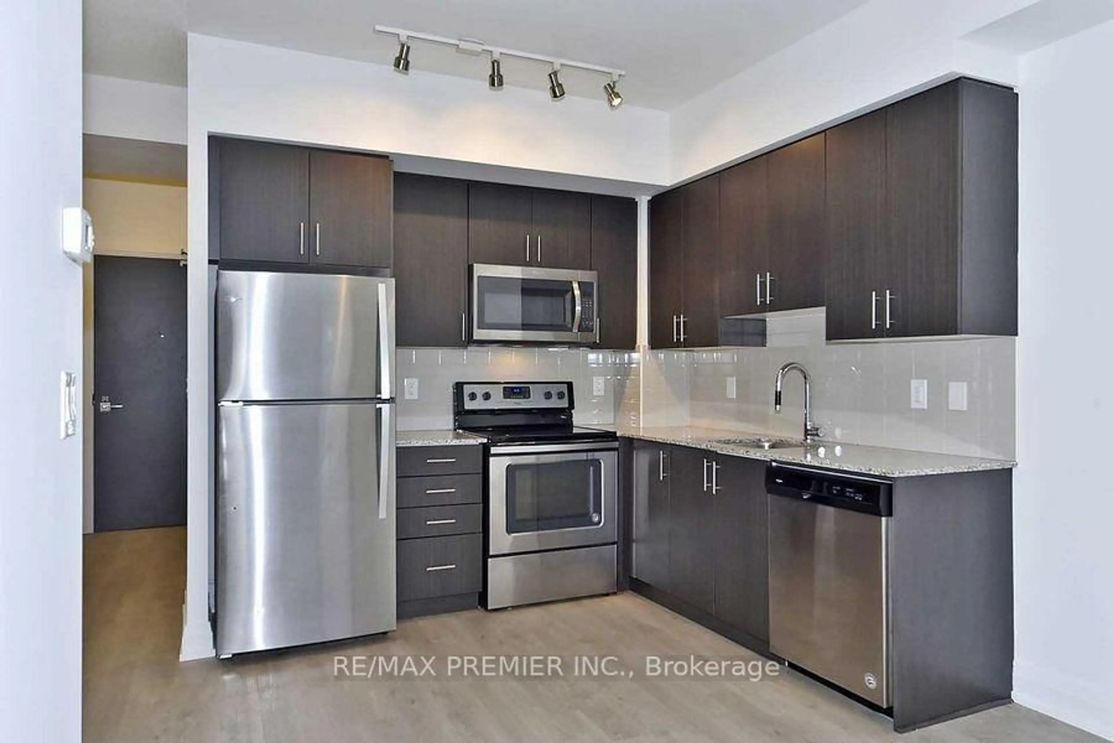Standard kitchen, unknown for 3600 Highway 7 Rd #LP 4, Vaughan Ontario L4L 0G7