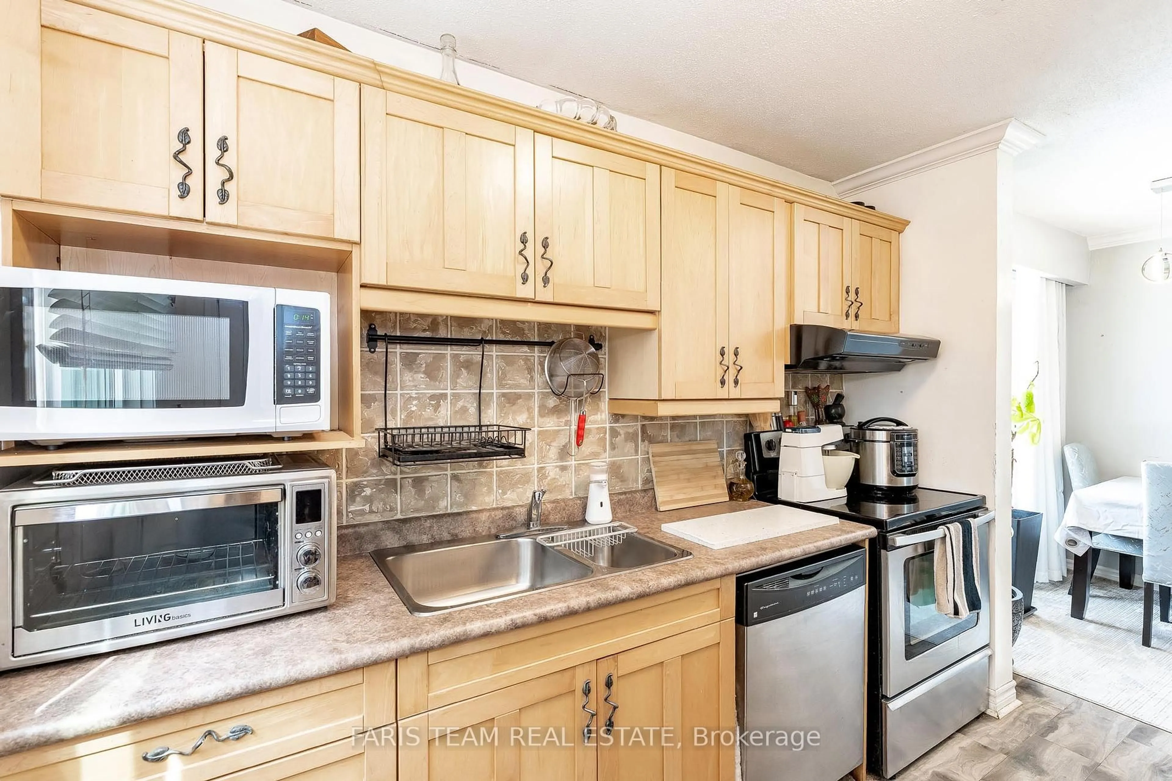 Standard kitchen, unknown for 3971 Guest Rd, Innisfil Ontario L9S 2T3