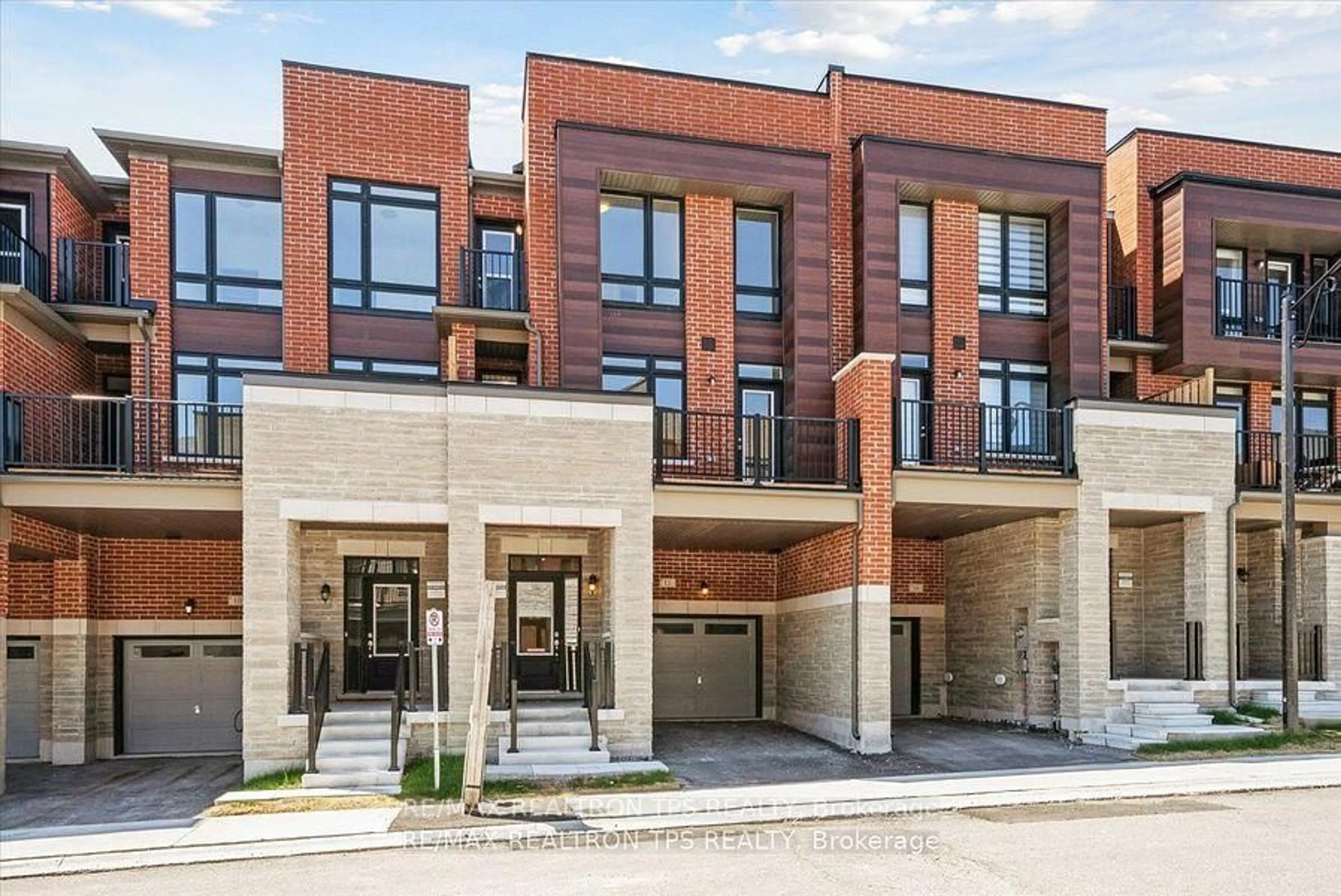 Home with brick exterior material, building for 12 Griffith St, Aurora Ontario L4G 4B1