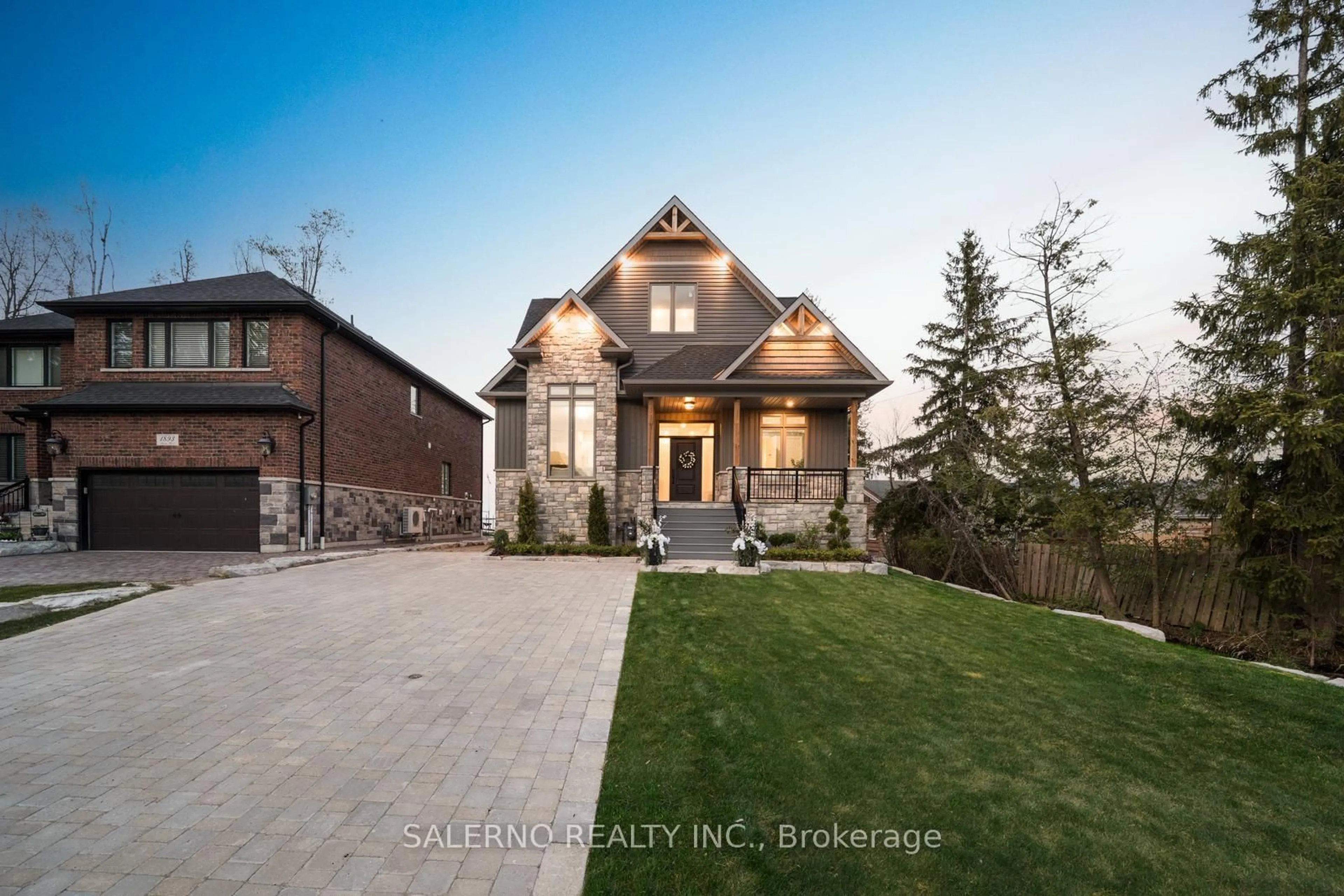 Home with brick exterior material, street for 1889 Simcoe Blvd, Innisfil Ontario L9S 4N3