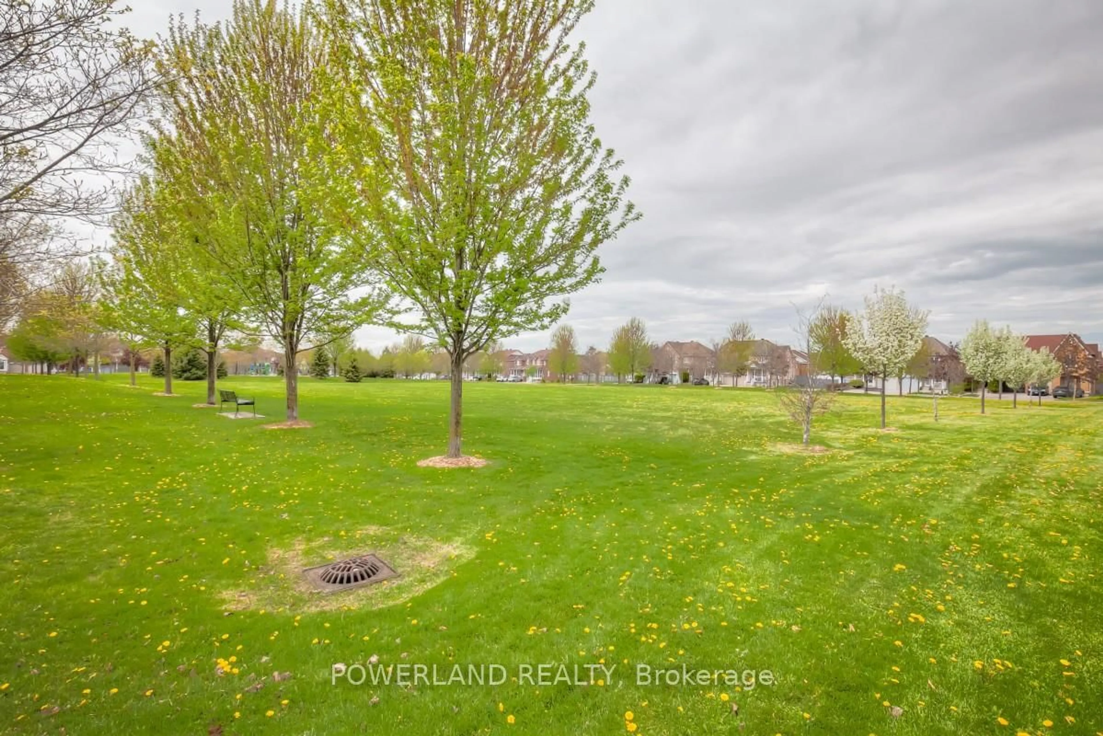 A pic from outside/outdoor area/front of a property/back of a property/a pic from drone, unknown for 129 Zio Carlo Dr, Markham Ontario L3R 4X4