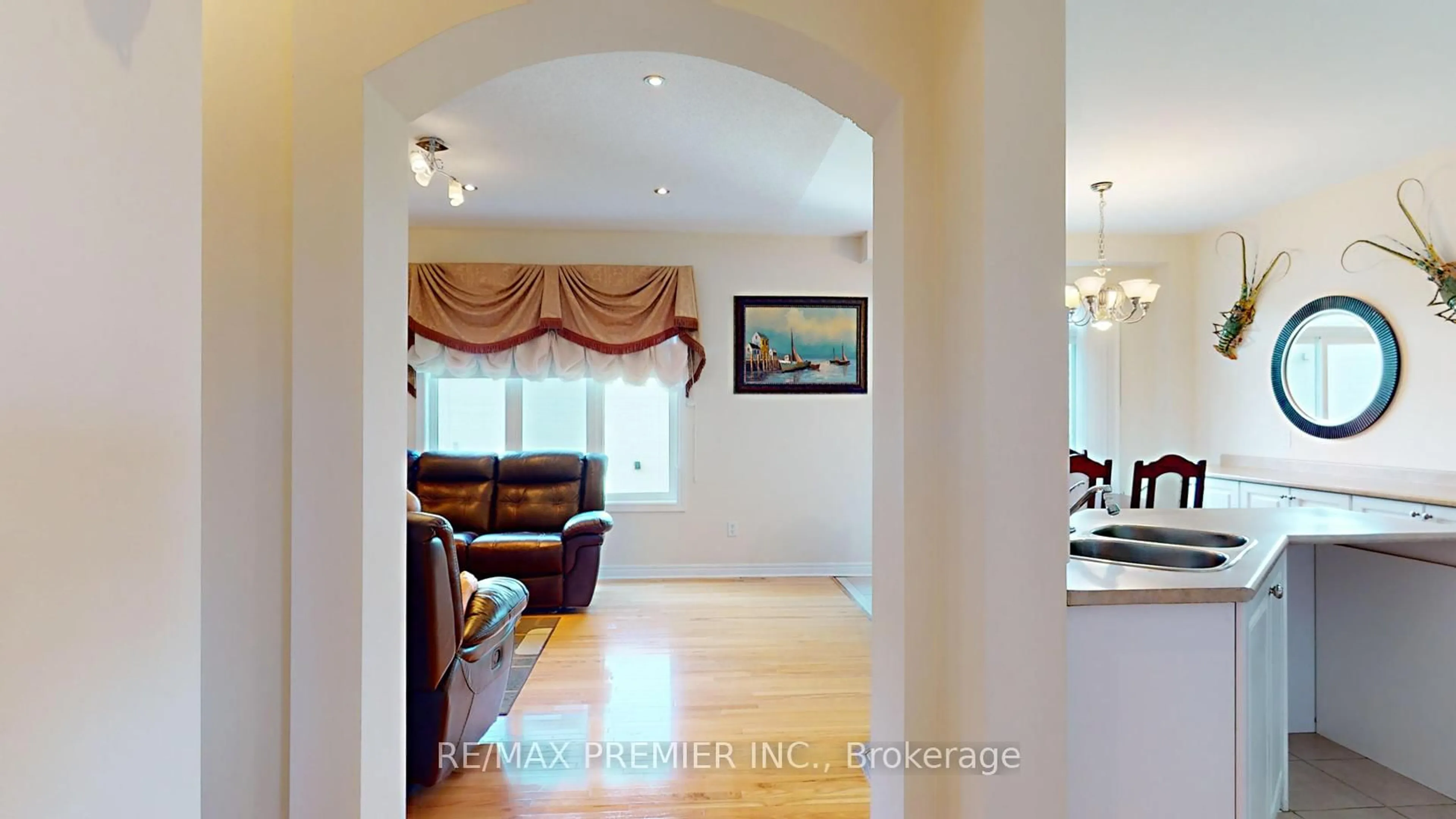 Indoor entryway for 62 Sedgeway Hts, Vaughan Ontario L4H 3A9
