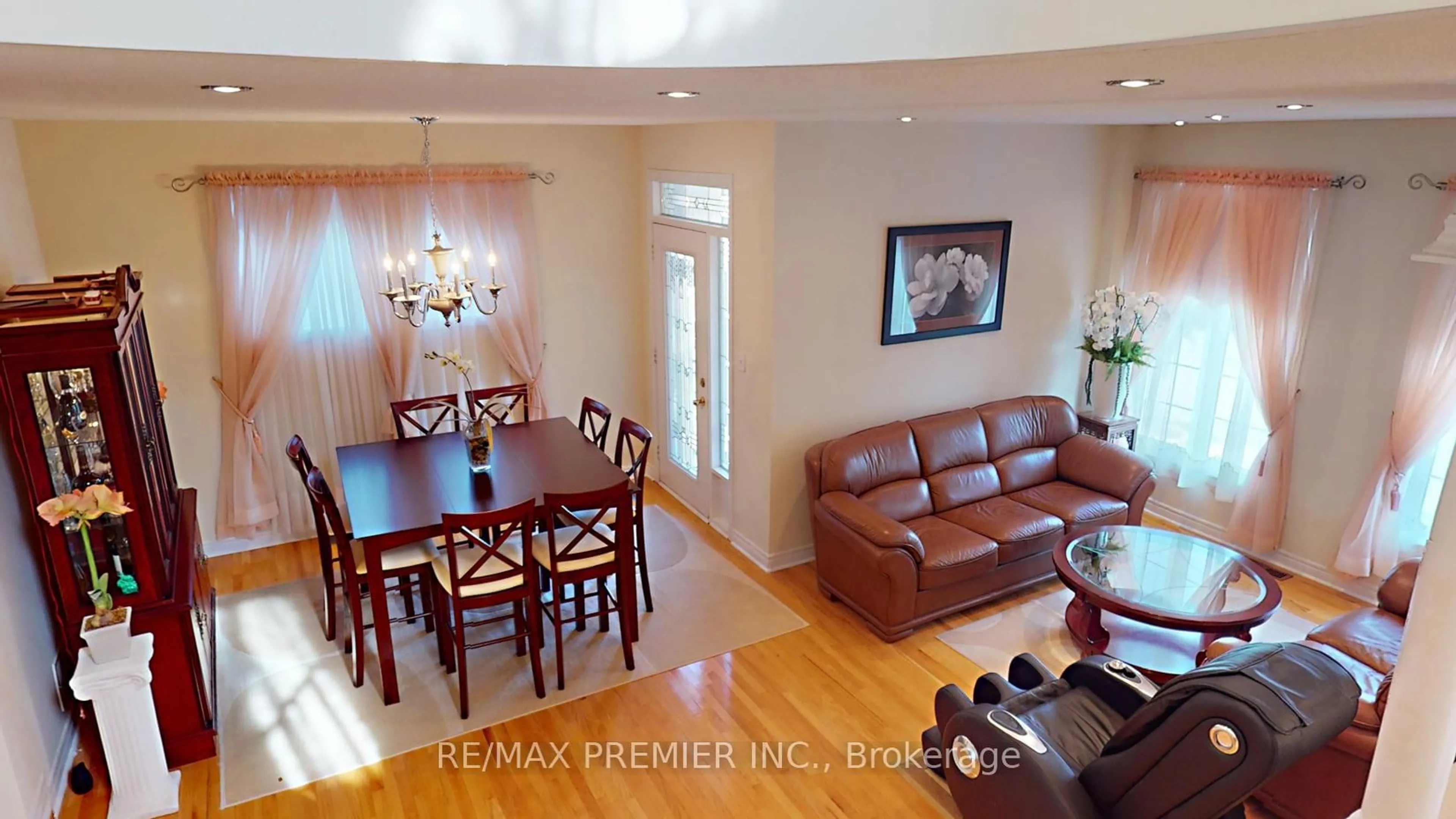 Dining room, wood/laminate floor for 62 Sedgeway Hts, Vaughan Ontario L4H 3A9