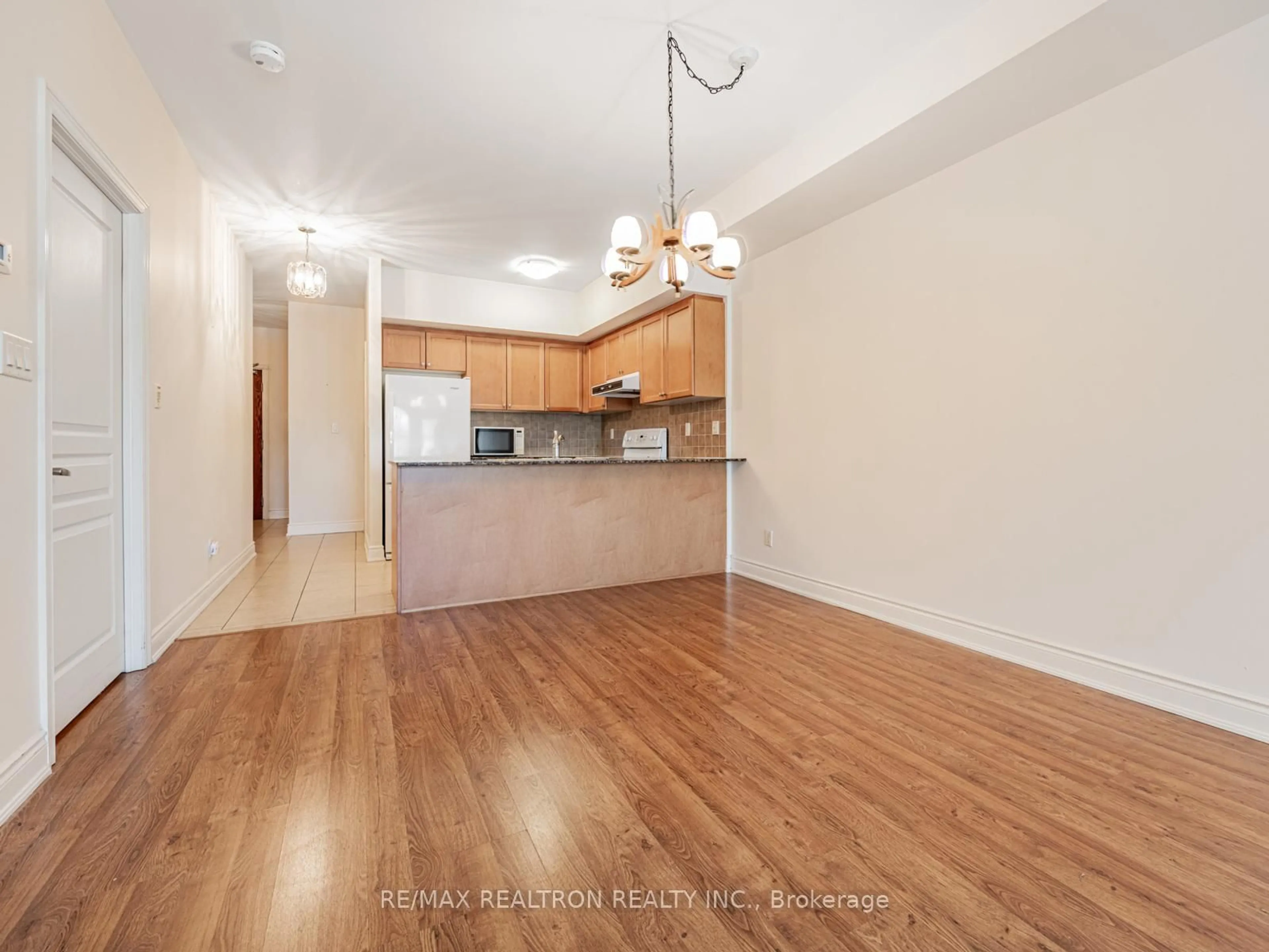 Unknown for 9901 Keele St #207, Vaughan Ontario L6A 3Y5