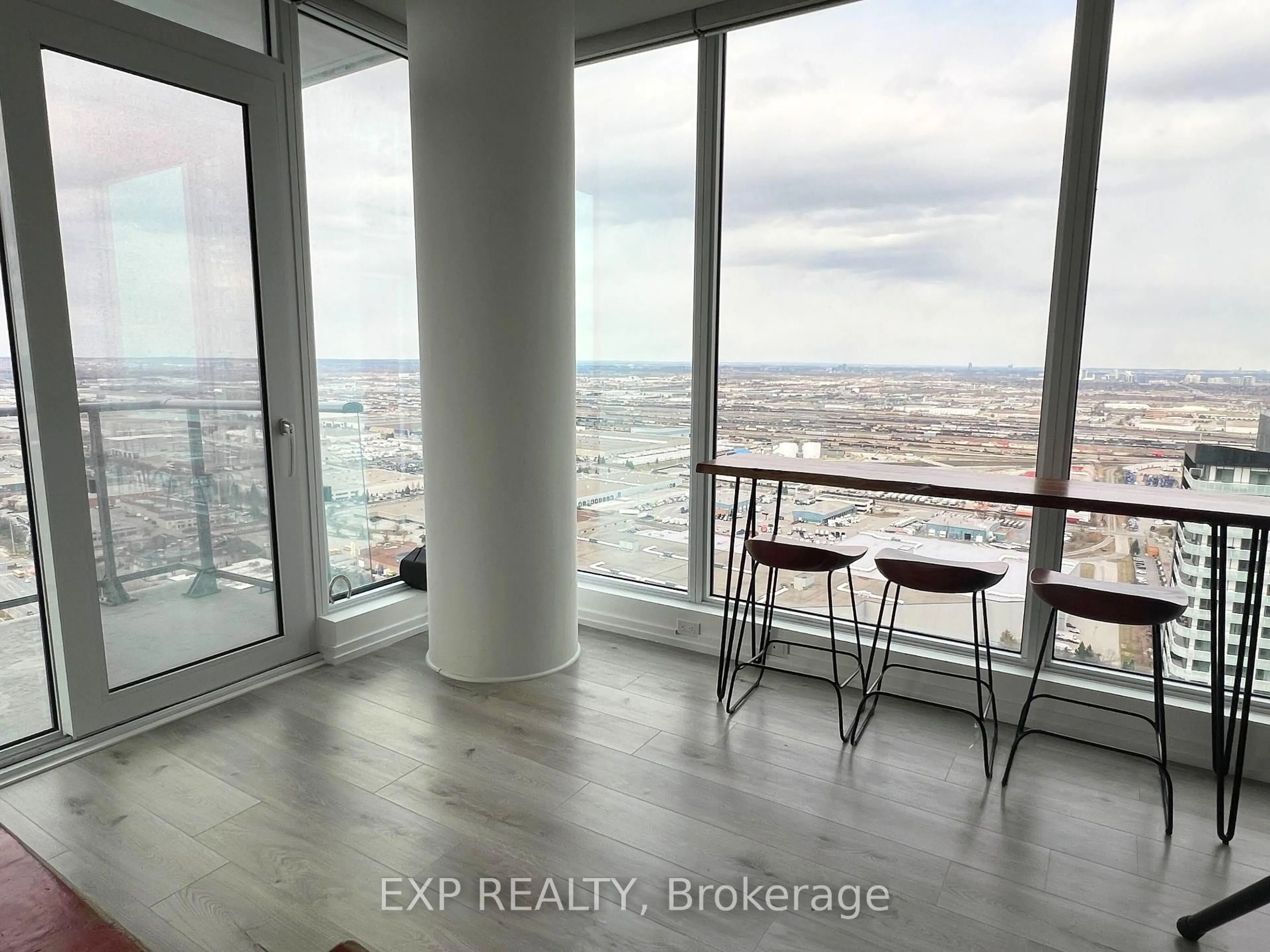 A pic of a room for 1000 Portage Pkwy #4503, Vaughan Ontario L4K 0L1