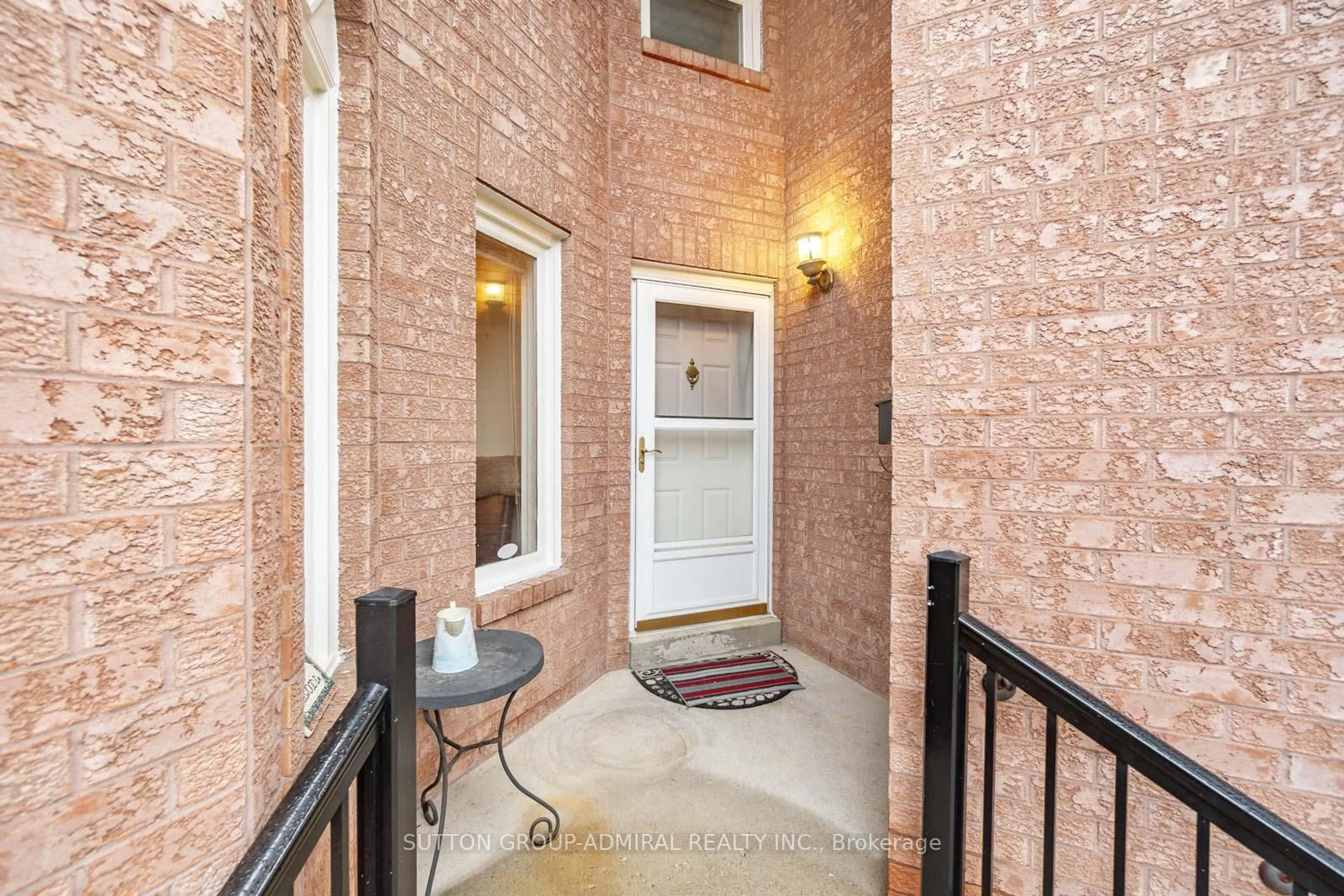 Indoor entryway for 288 Chelwood Dr, Vaughan Ontario L4J 7Y8