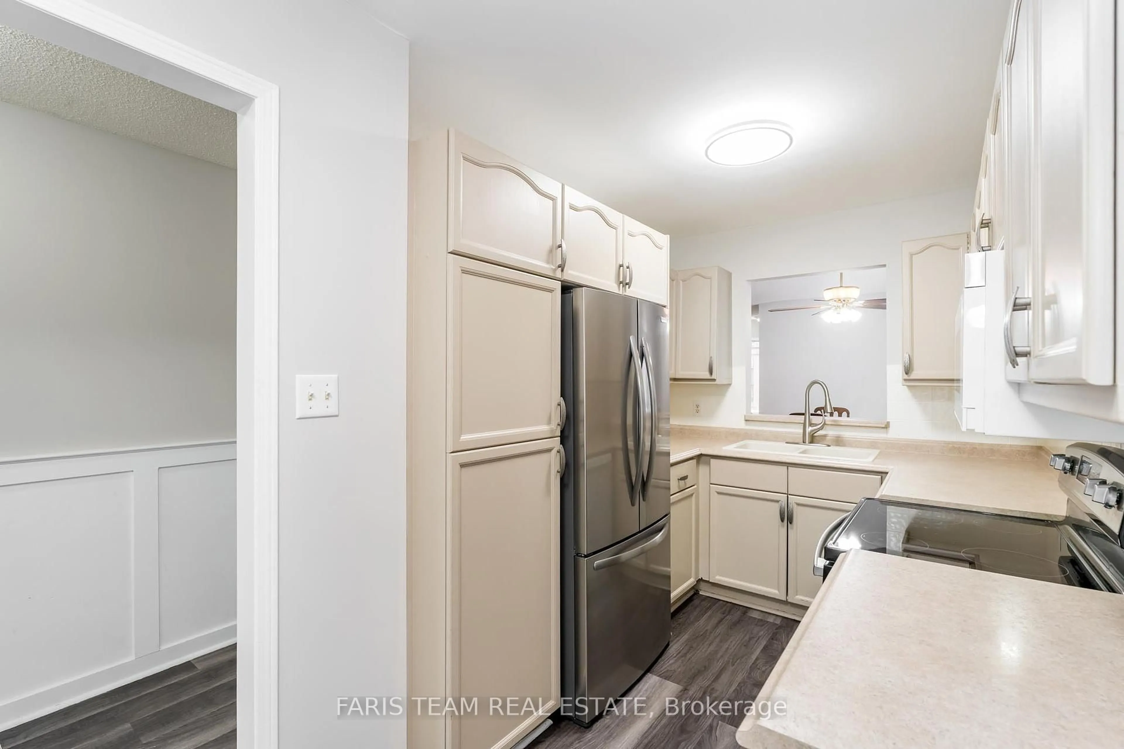 Standard kitchen, unknown for 155 Green Briar Rd, New Tecumseth Ontario L9R 1S2