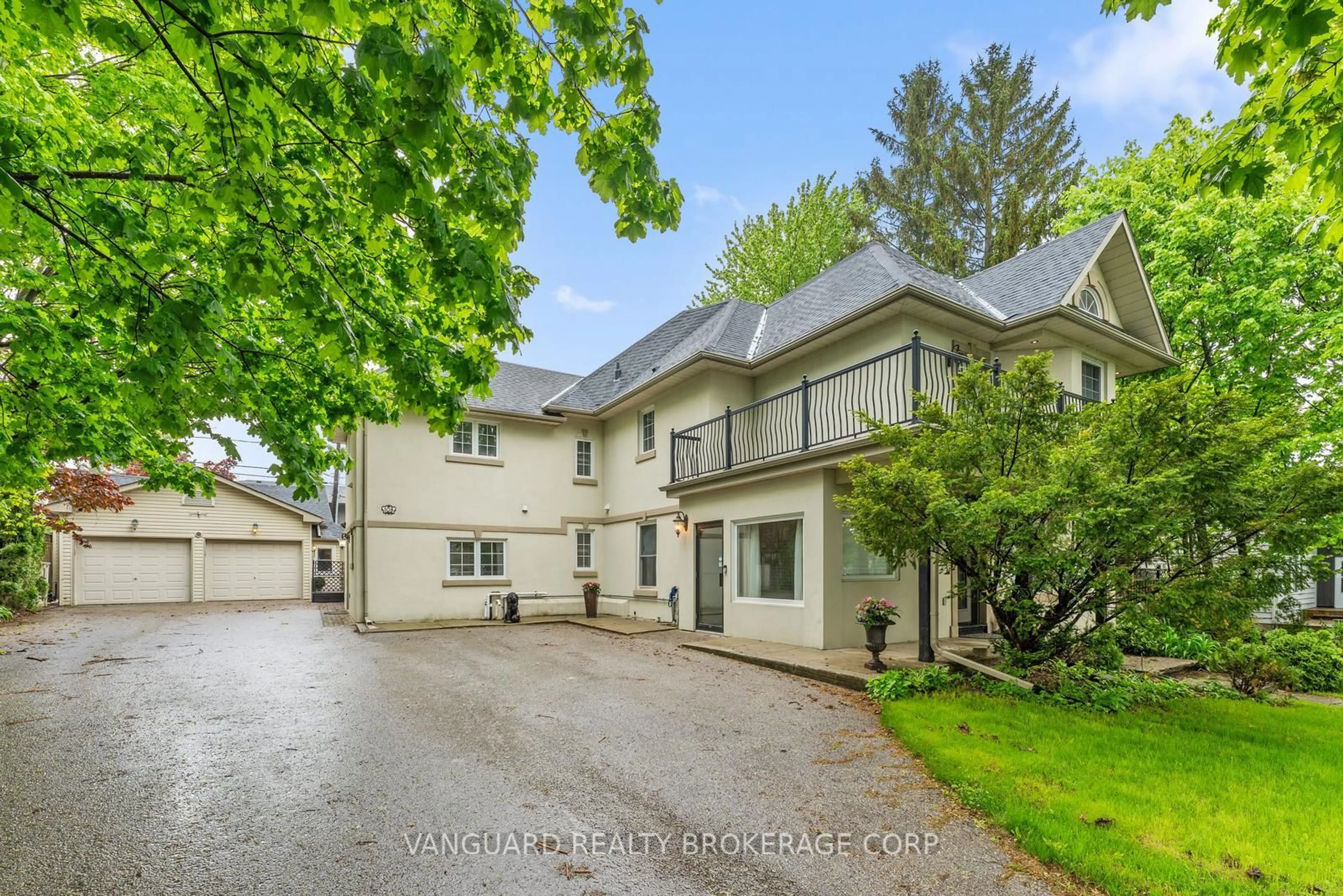 A pic from outside/outdoor area/front of a property/back of a property/a pic from drone, street for 108 Queen St, New Tecumseth Ontario L0G 1W0