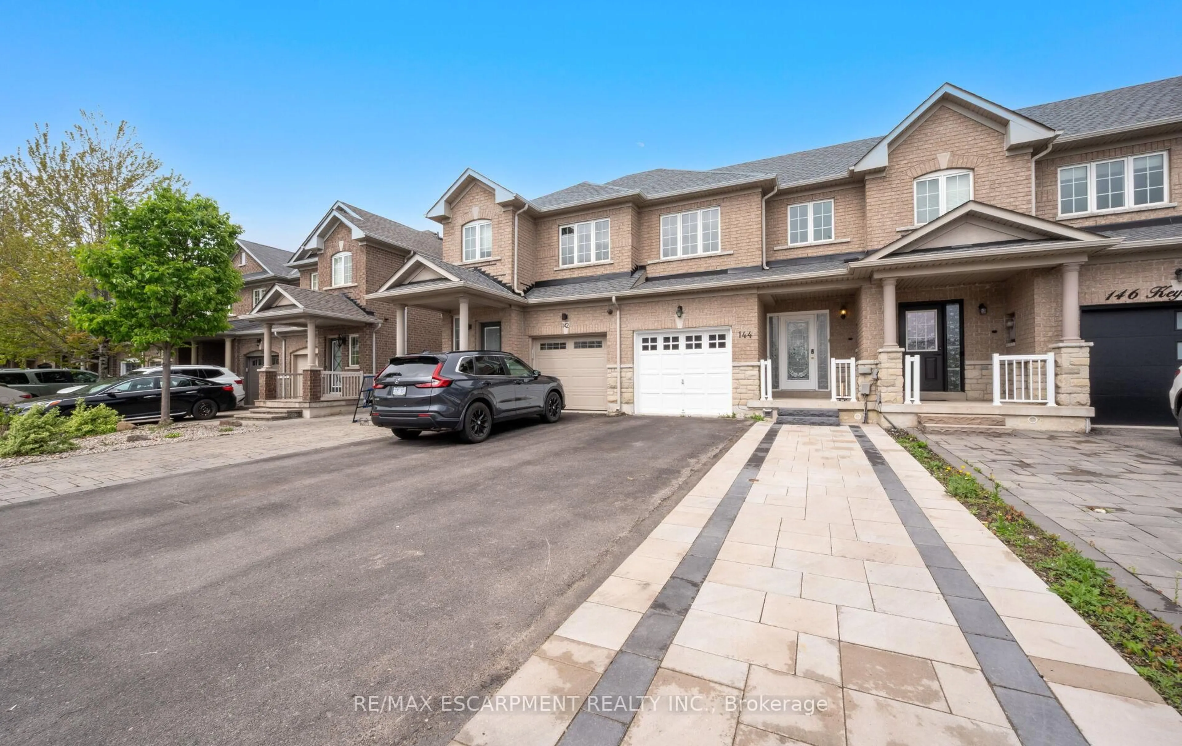 A pic from outside/outdoor area/front of a property/back of a property/a pic from drone, street for 144 keystar Crt, Vaughan Ontario L4H 0G8