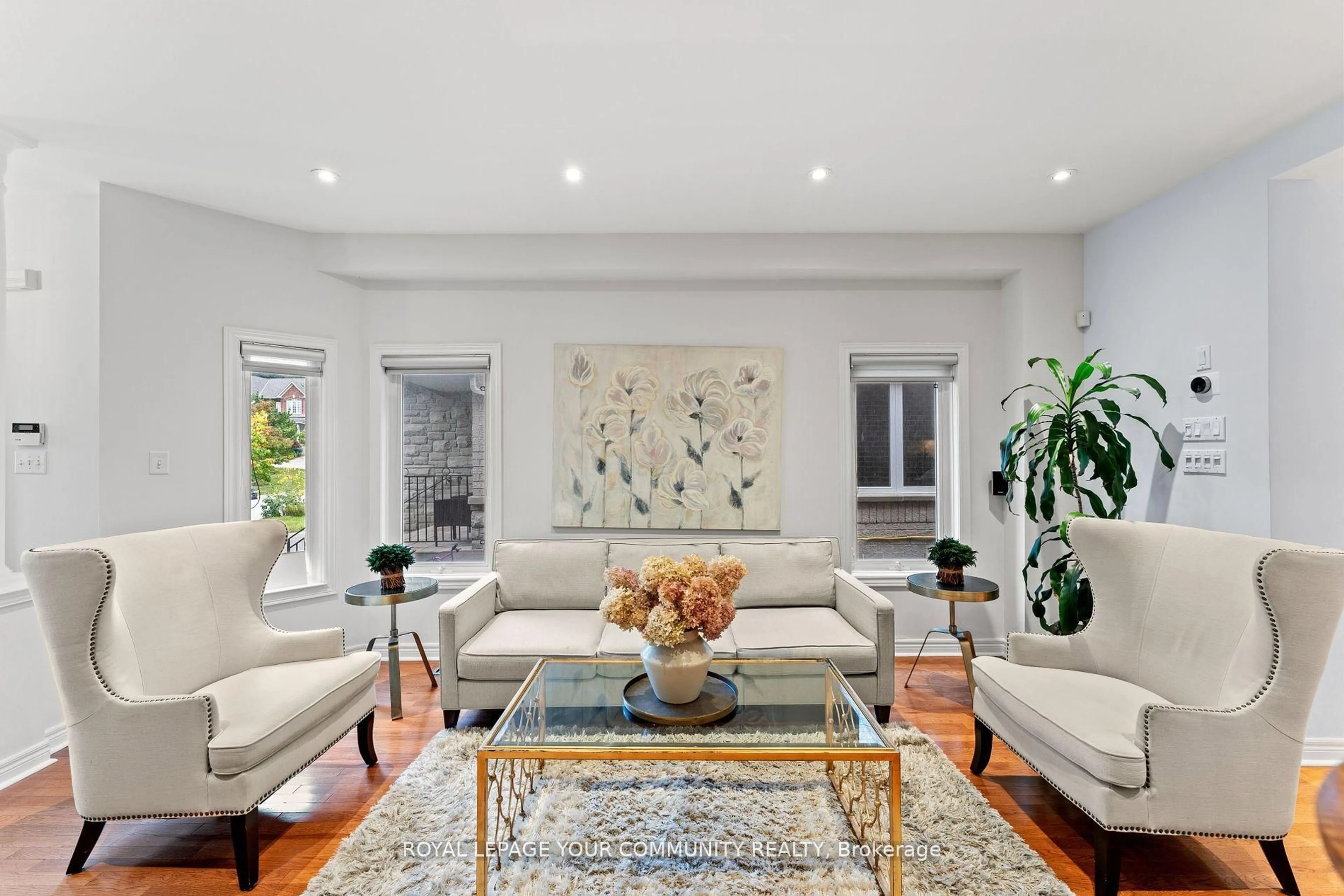 Living room with furniture, unknown for 67 Gamble Glen Cres, Richmond Hill Ontario L4S 2T3